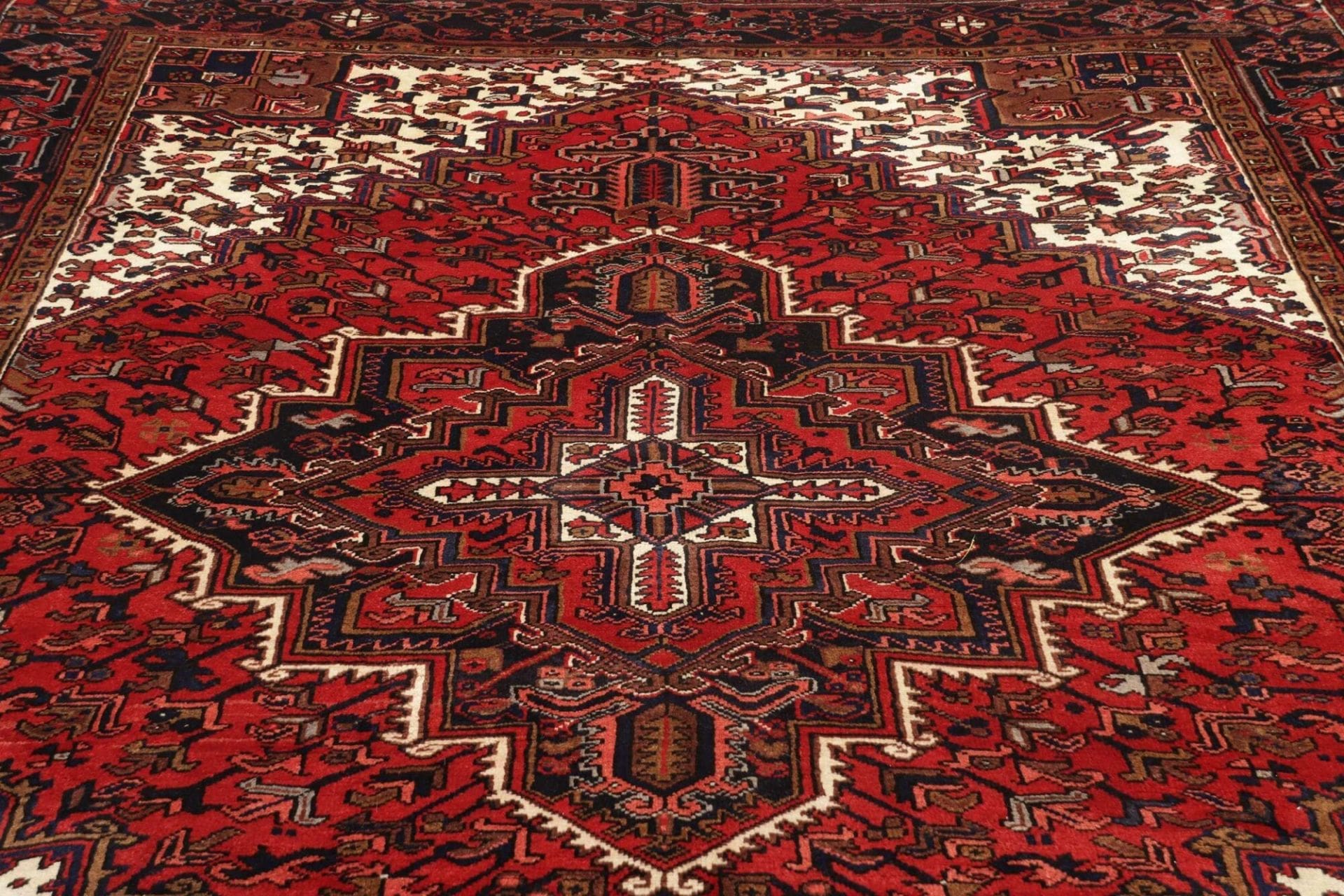 Heriz Perserteppich 248 × 325 cm aus Wolle, handgeknüpft