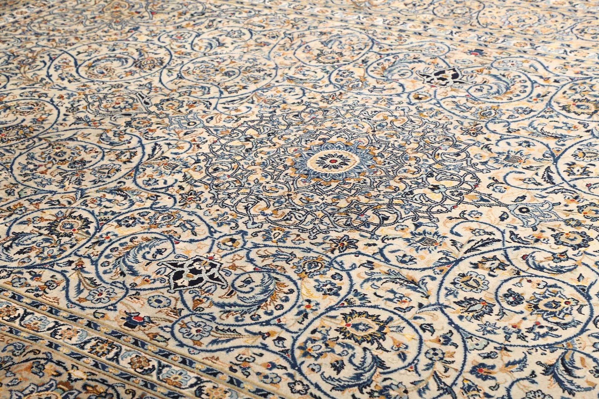 Handgeknüpfter Kashan Perserteppich, 253 × 392 cm, Wolle