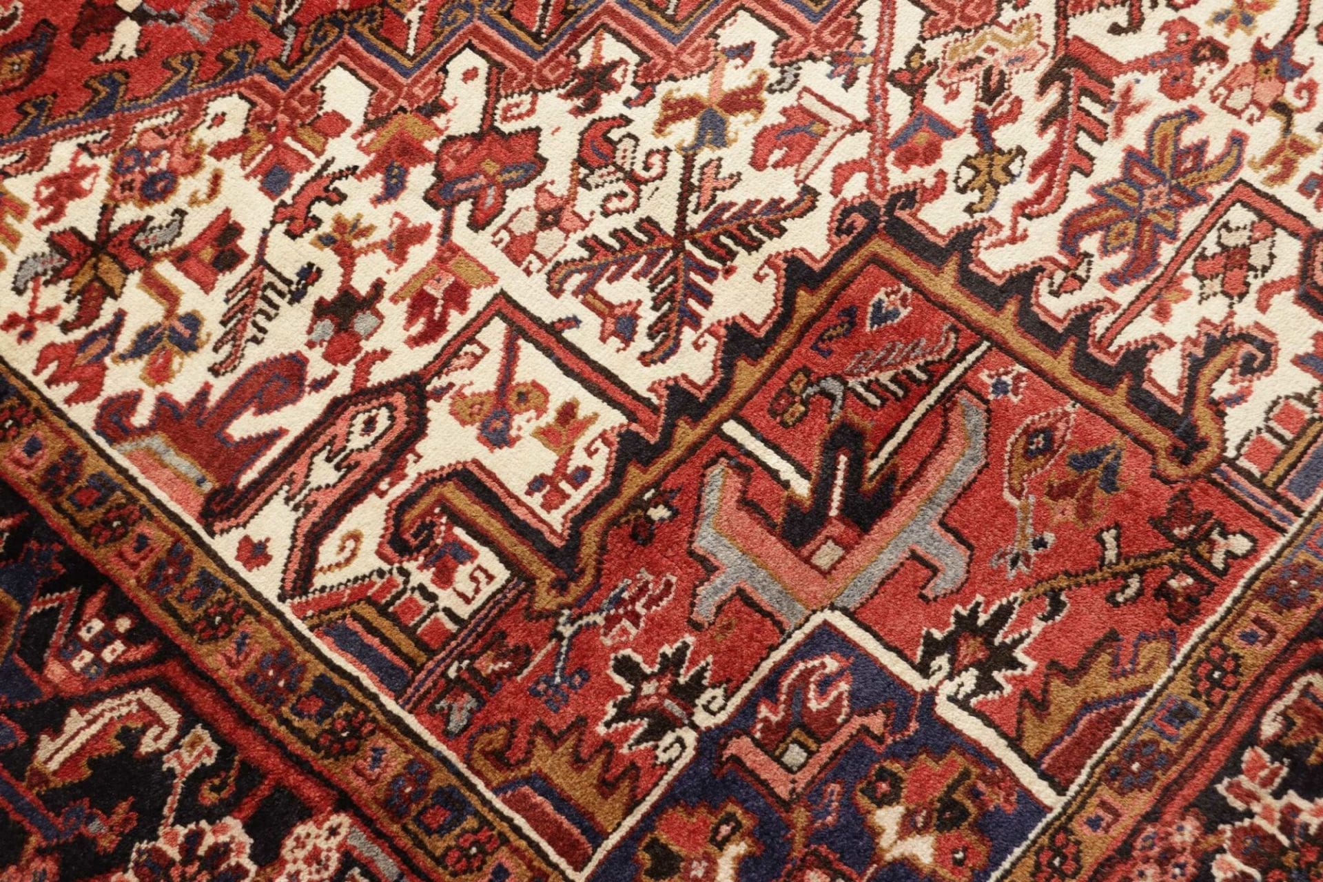 Handgeknüpfter Heriz Perserteppich 293 × 358 cm