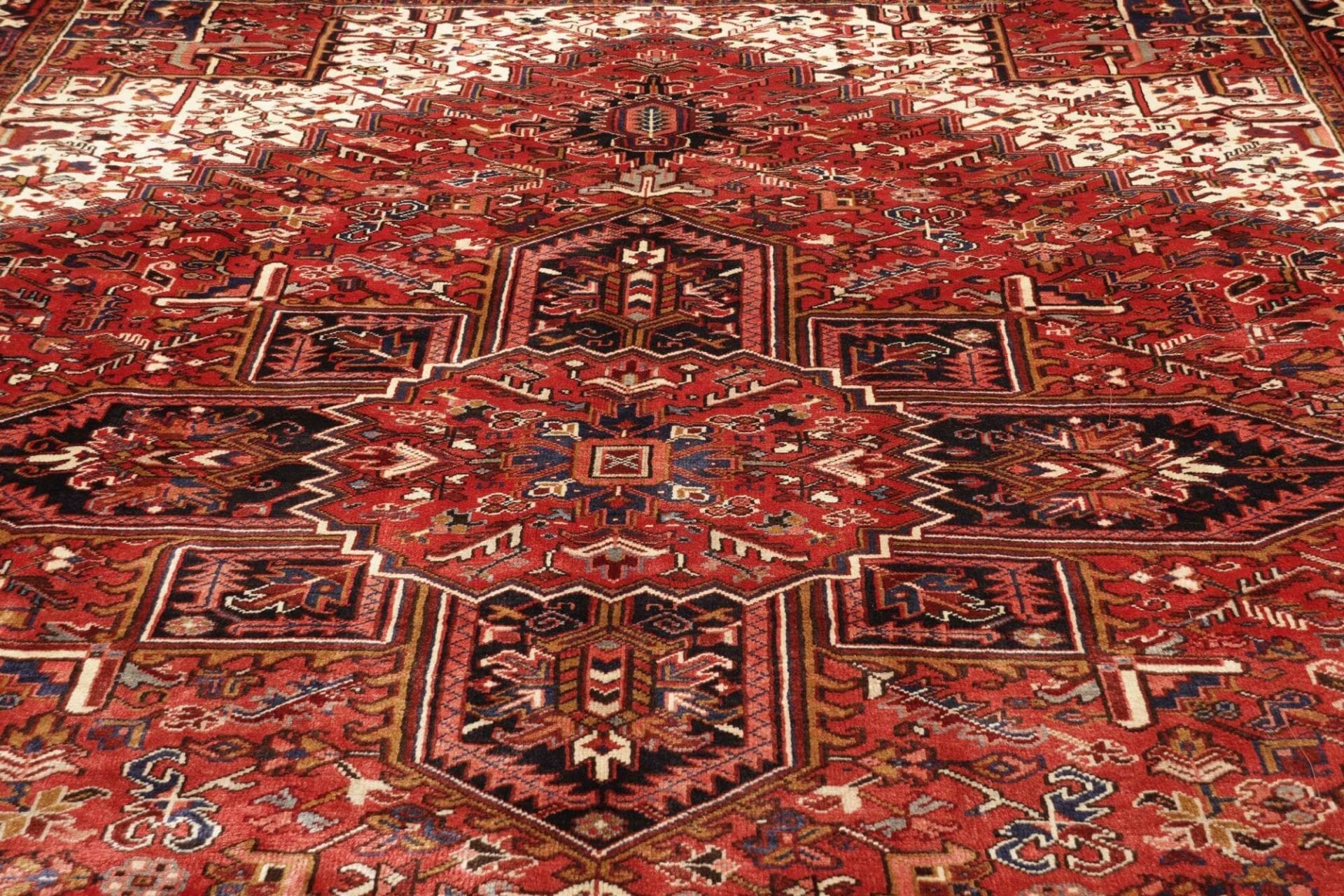 Handgeknüpfter Heriz Perserteppich 293 × 358 cm