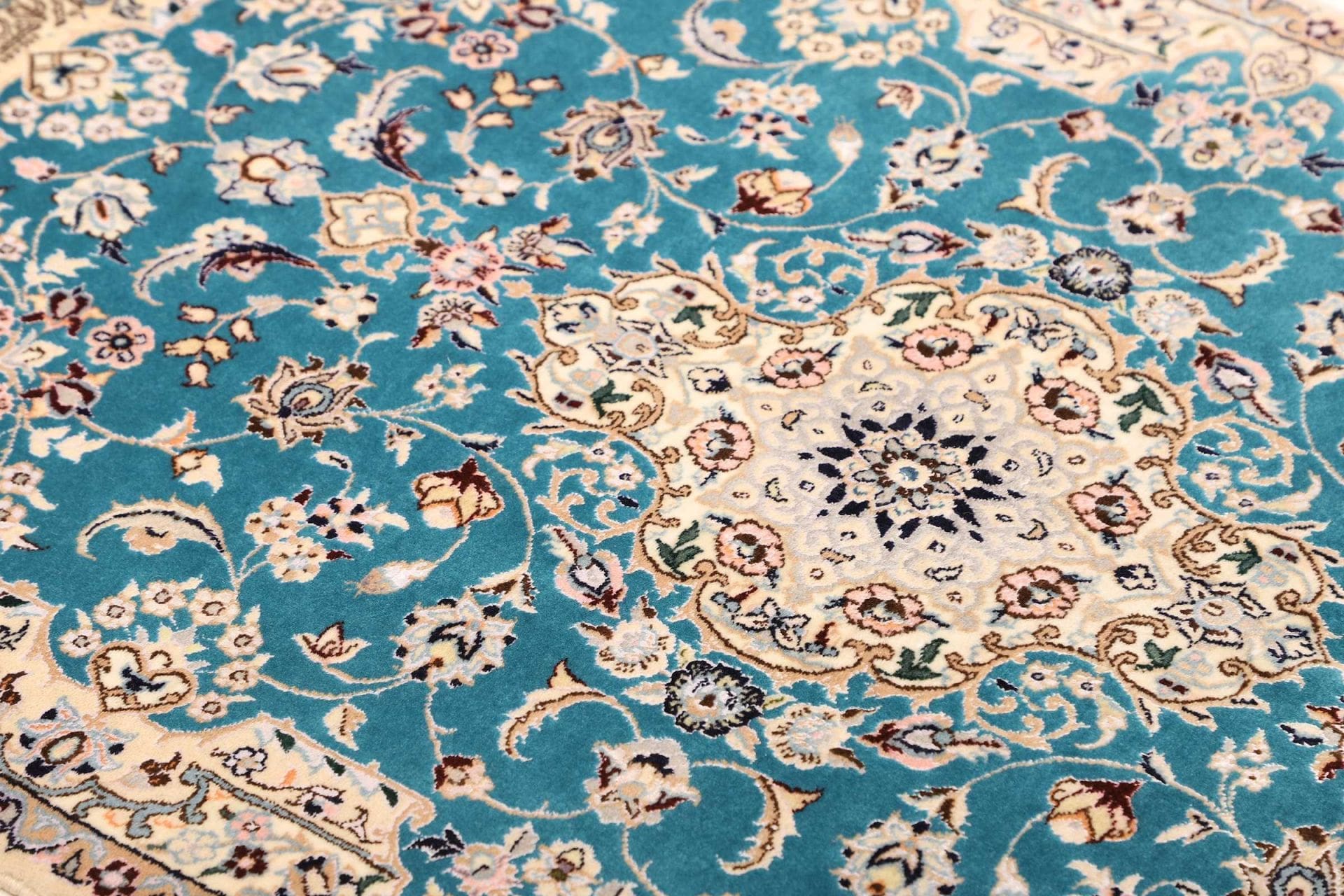 Nain Perserteppich aus Iran, 84 × 120 cm