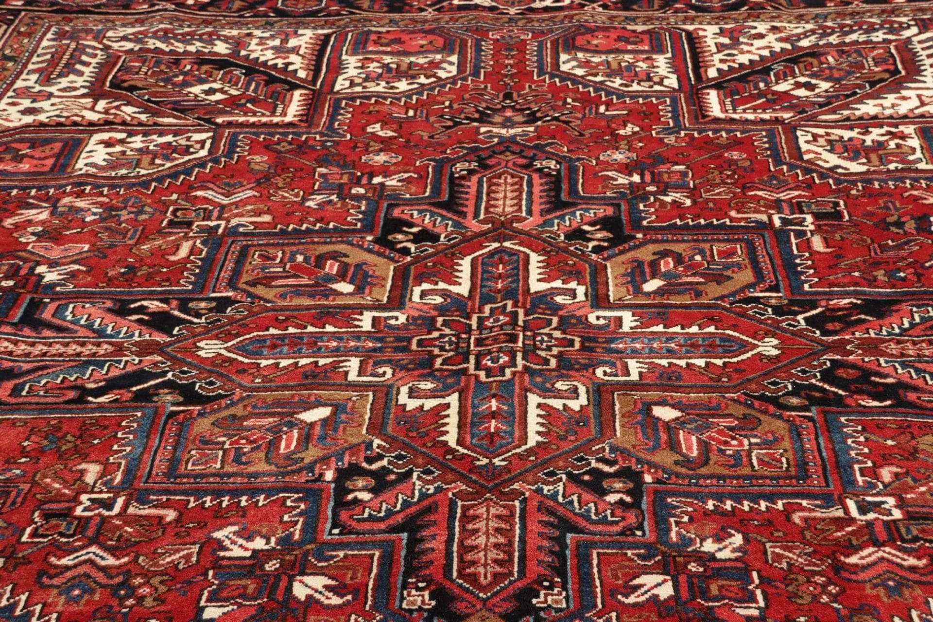 Heriz Perserteppich 280 × 342 cm aus Wolle, handgeknüpft