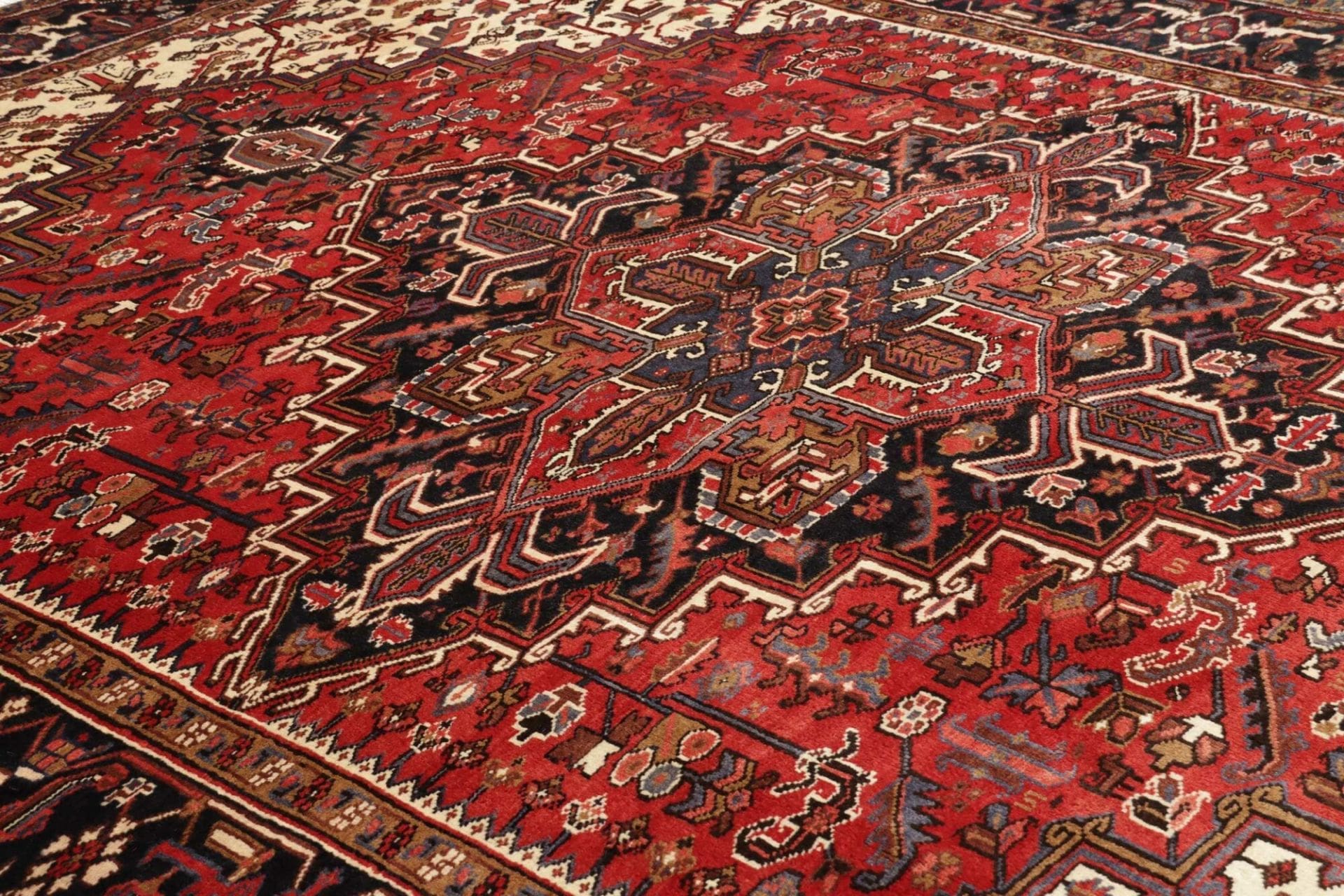 Heriz Perserteppich 247 × 308 cm aus Wolle, handgeknüpft
