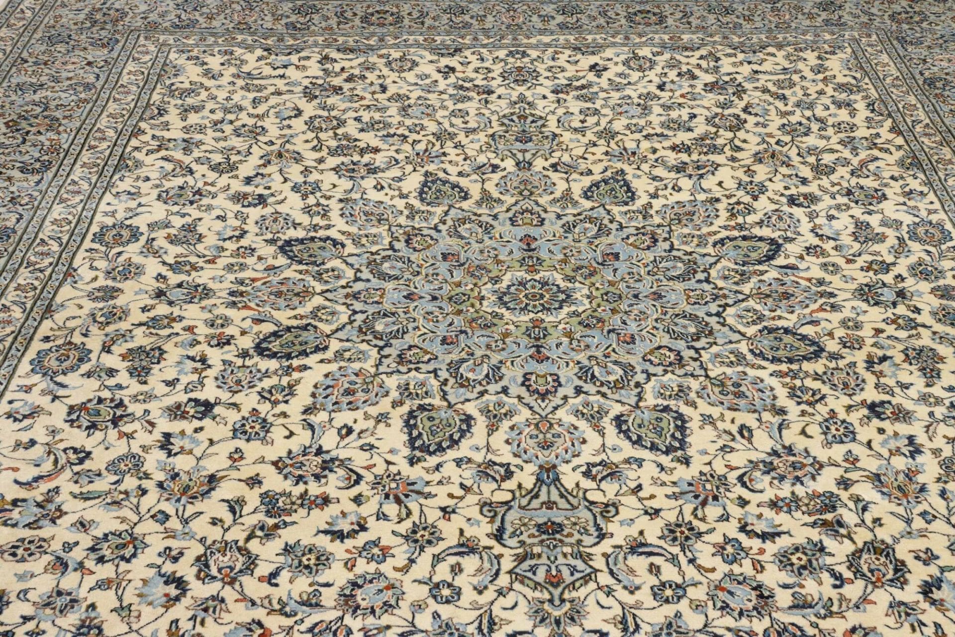 Handgeknüpfter Kashan Perserteppich 295 × 360 cm