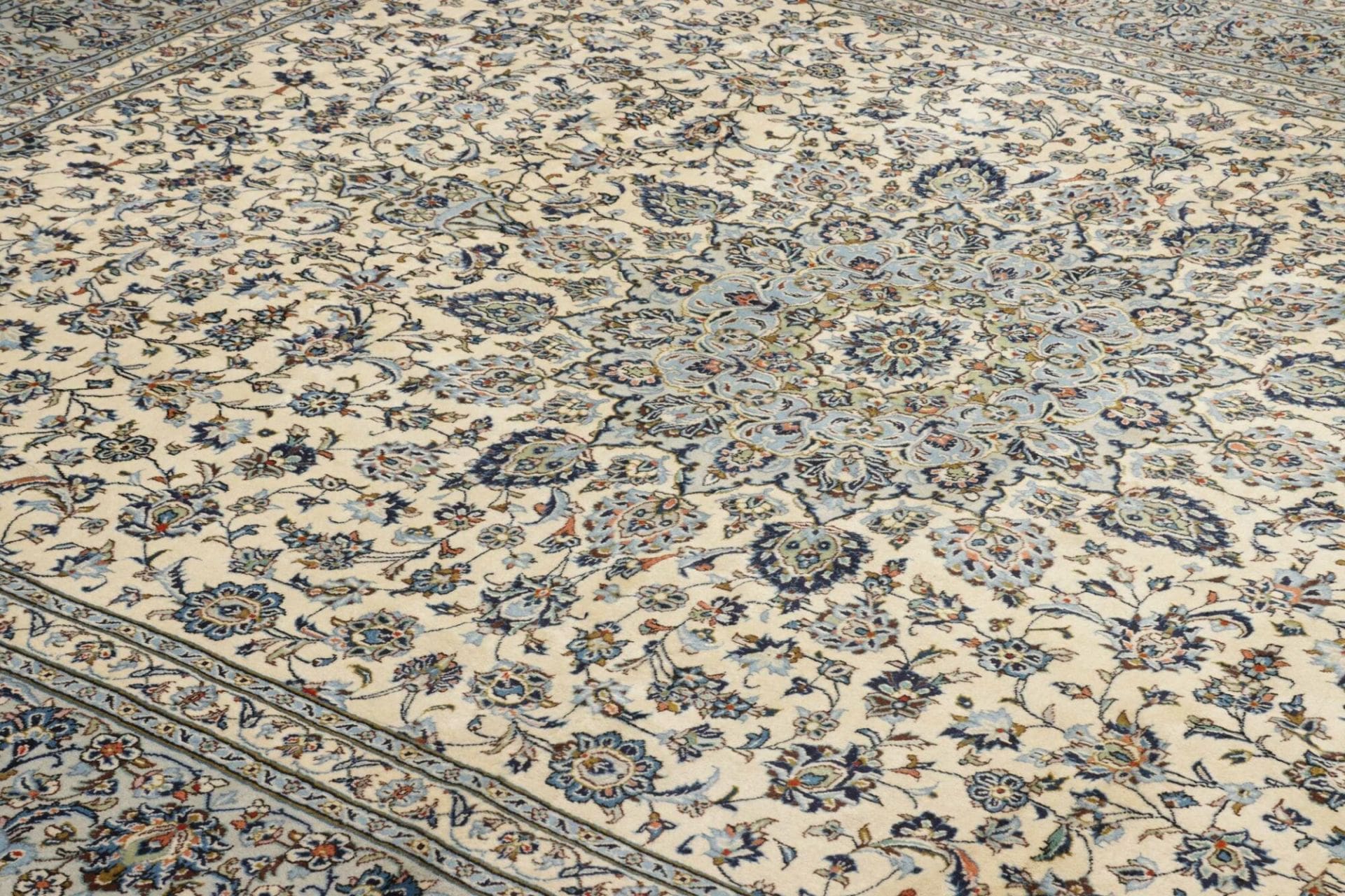 Handgeknüpfter Kashan Perserteppich 295 × 360 cm