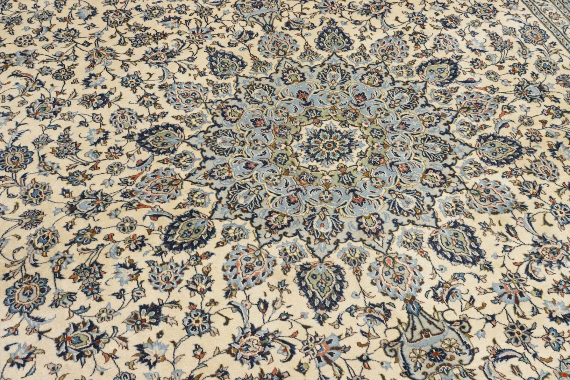 Handgeknüpfter Kashan Perserteppich 295 × 360 cm