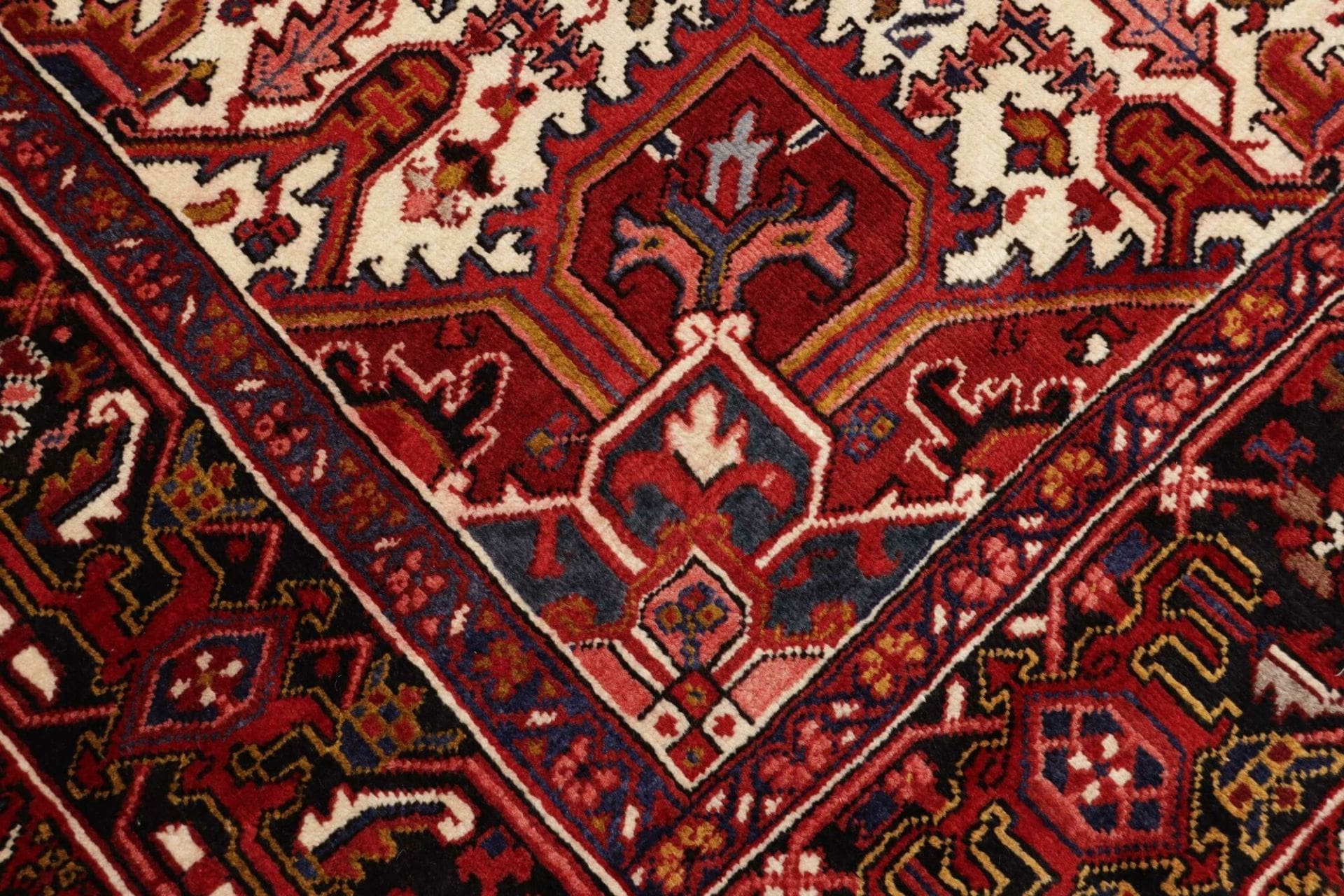 Heriz Perserteppich aus Iran, 288 × 358 cm