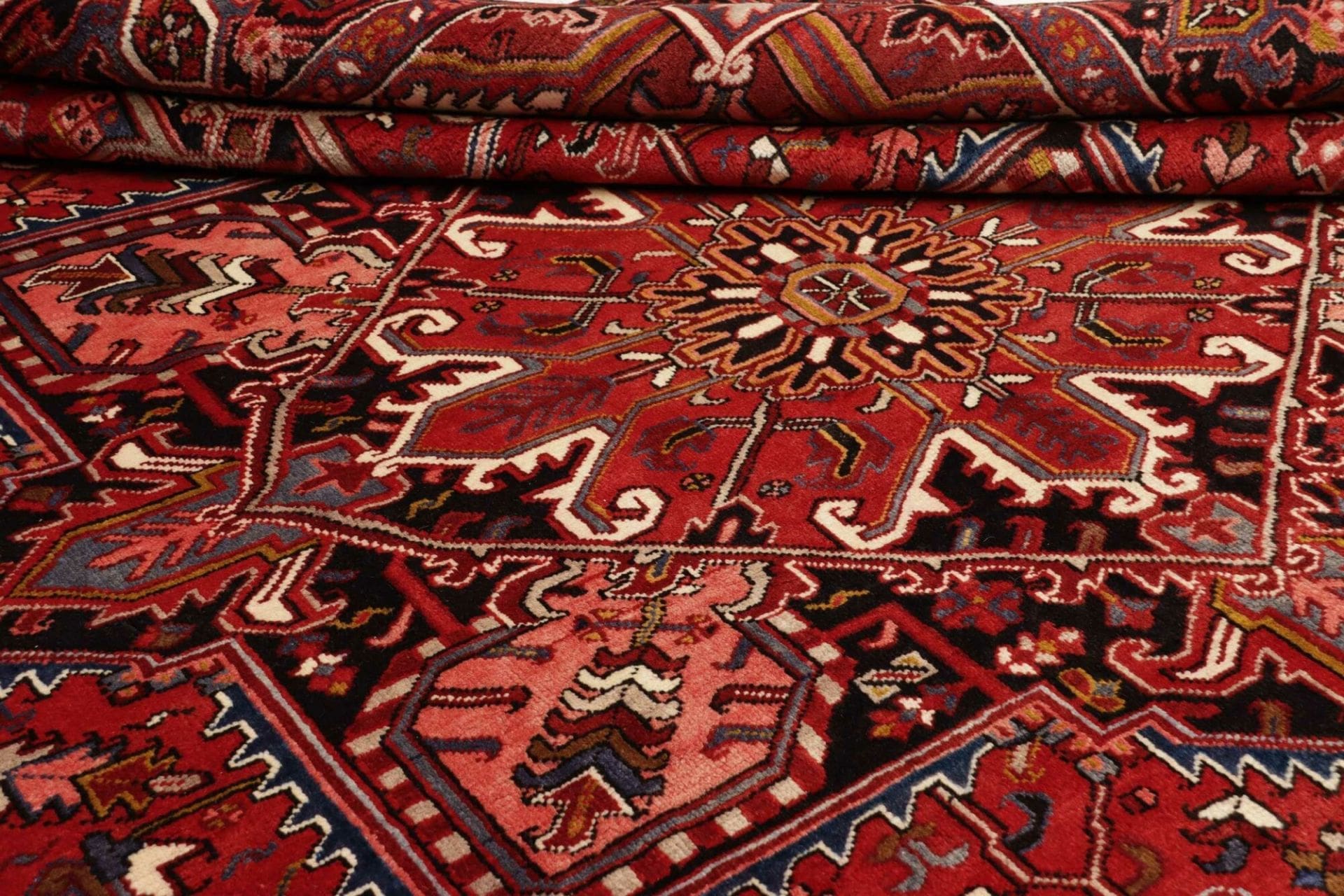Heriz Perserteppich aus Iran, 288 × 358 cm