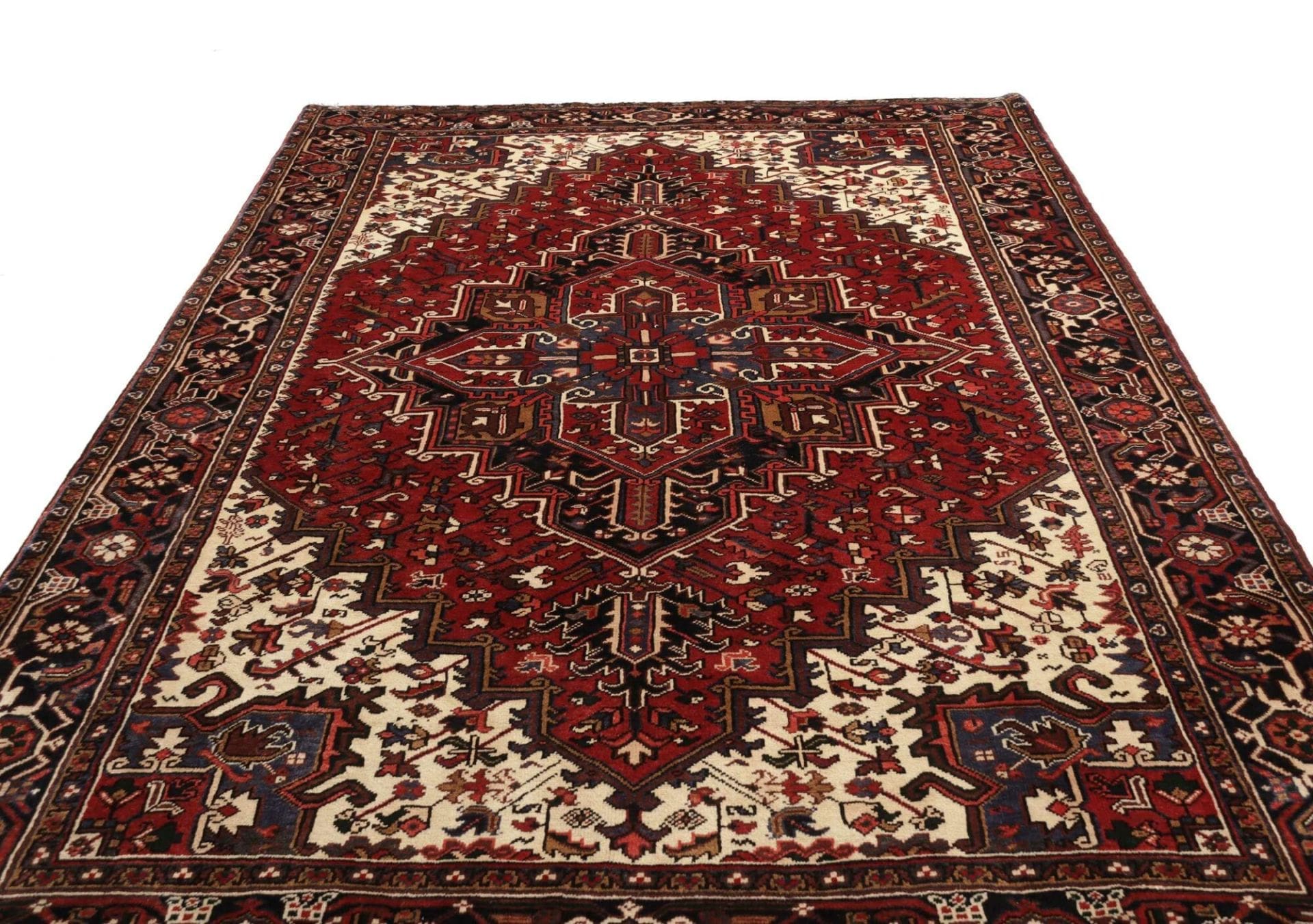 Handgeknüpfter Heriz Perserteppich 230 × 312 cm