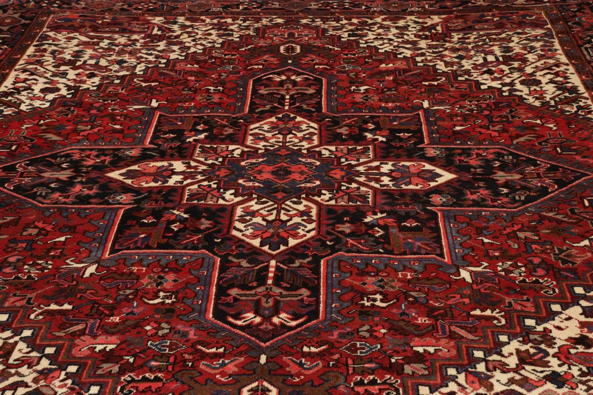 Handgeknüpfter Heriz Perserteppich, 283 × 342 cm, Wolle