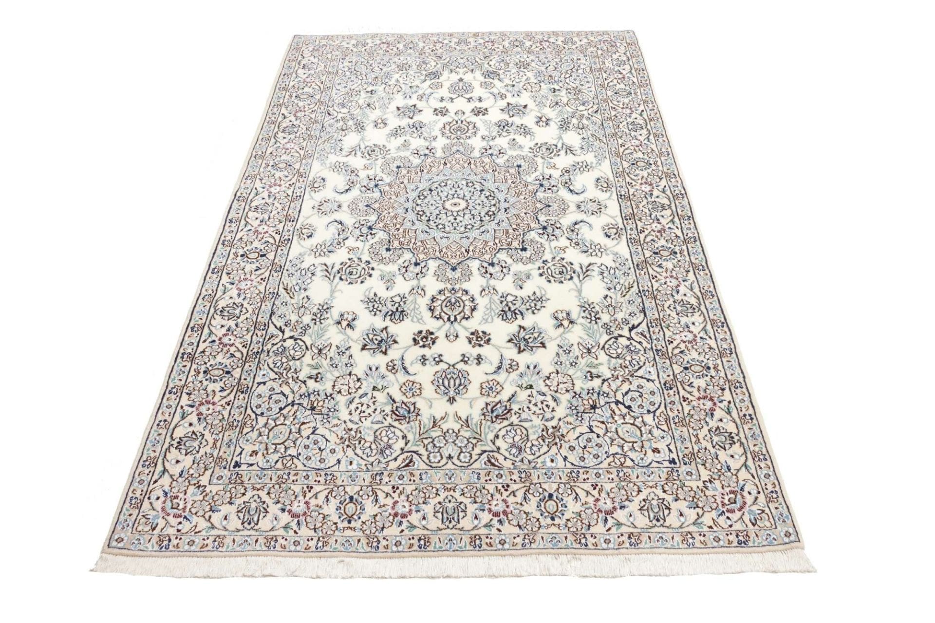 Handgeknüpfter Nain Perserteppich 135 × 222 cm