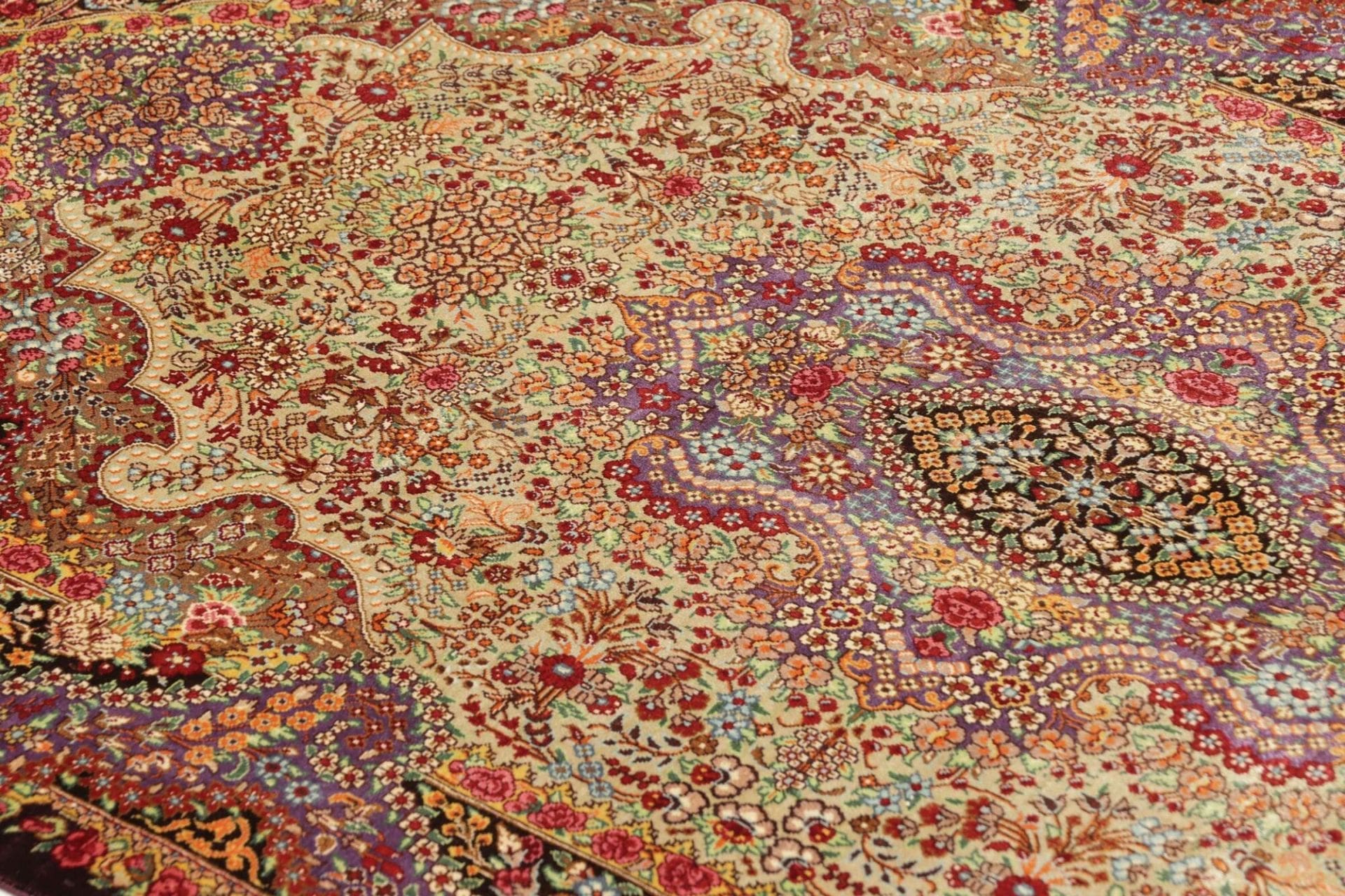 Ghom Perserteppich aus Iran, 83 × 121 cm