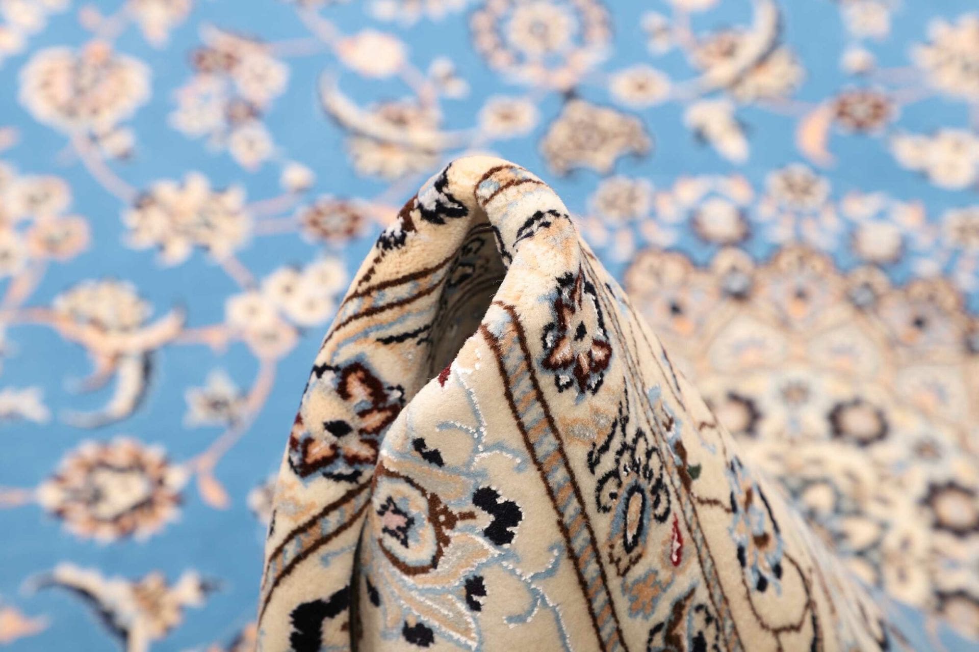 Nain Perserteppich aus Iran, 163 × 203 cm
