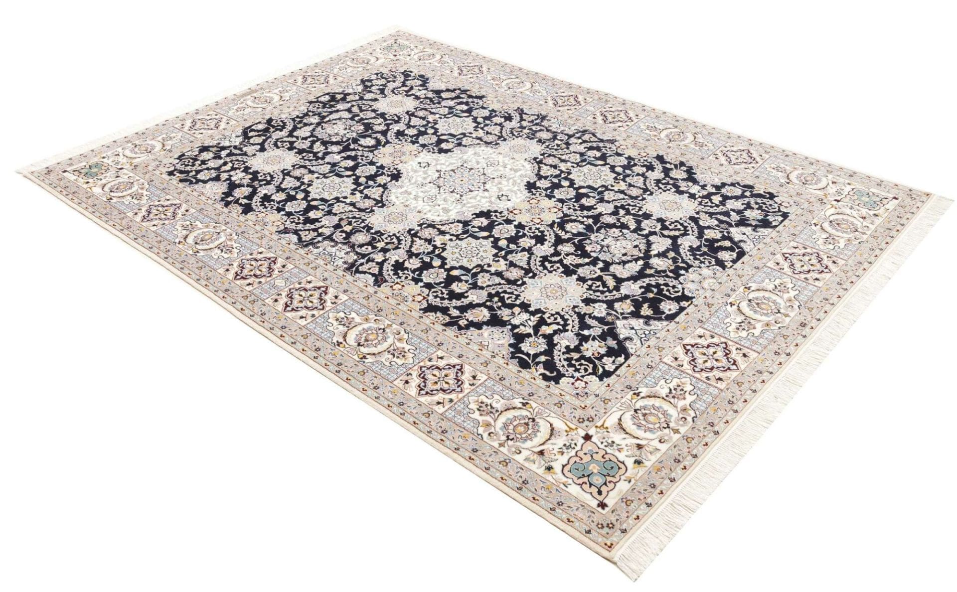 Nain Perserteppich aus Iran, 183 × 246 cm