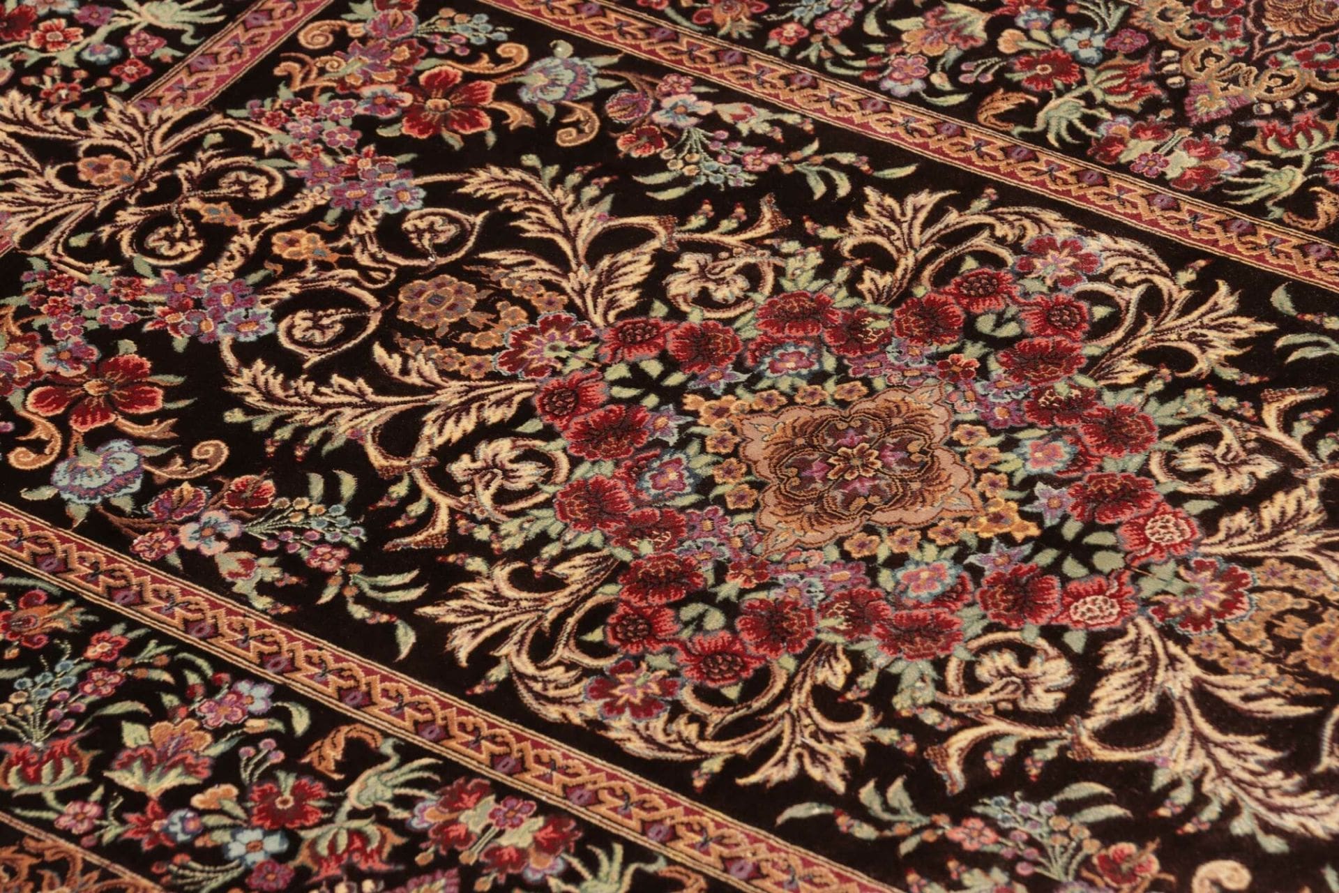 Handgeknüpfter Ghom Perserteppich, 83 × 120 cm, Seide