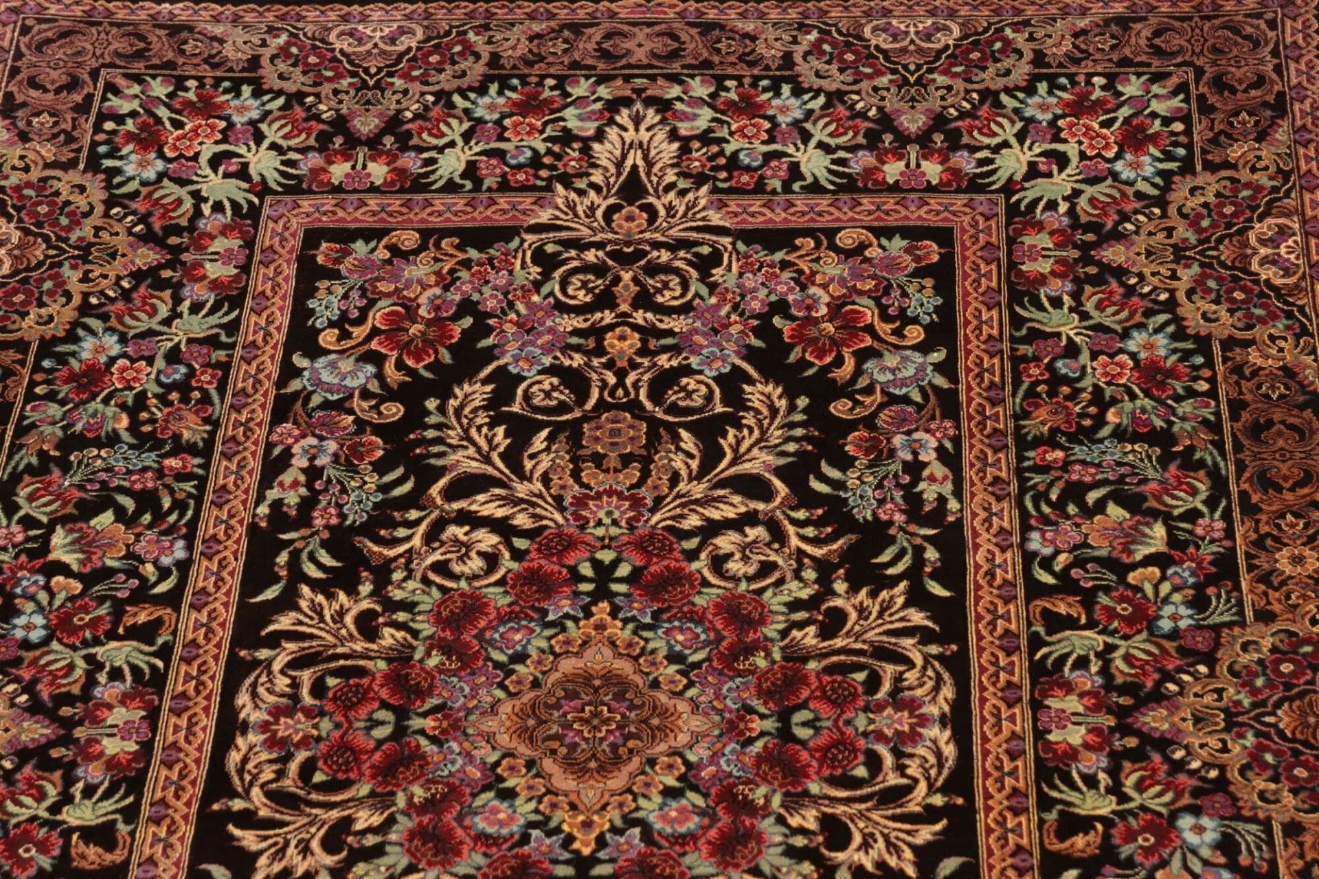 Handgeknüpfter Ghom Perserteppich, 83 × 120 cm, Seide