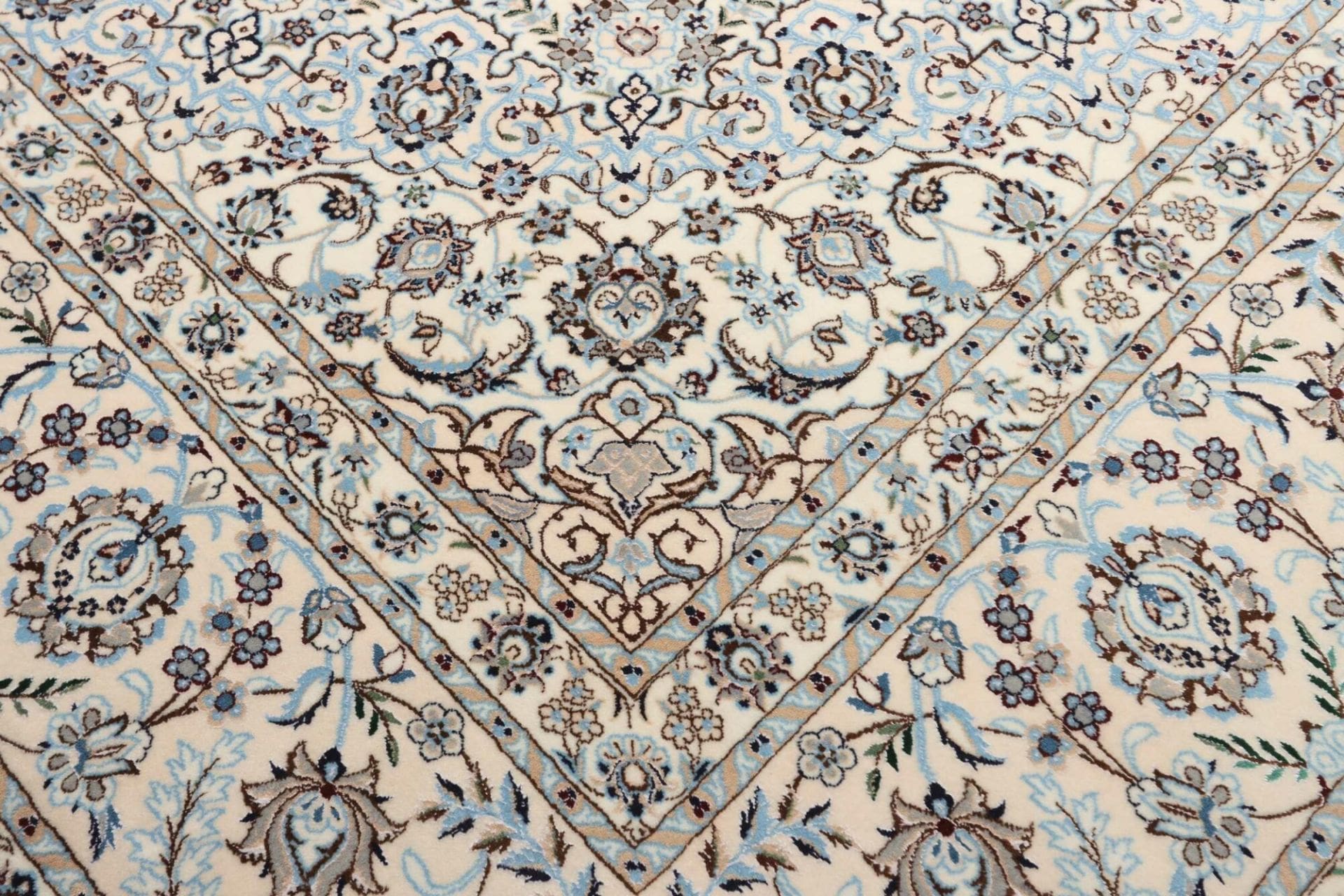 Handgeknüpfter Nain Perserteppich, 259 × 312 cm, Wolle