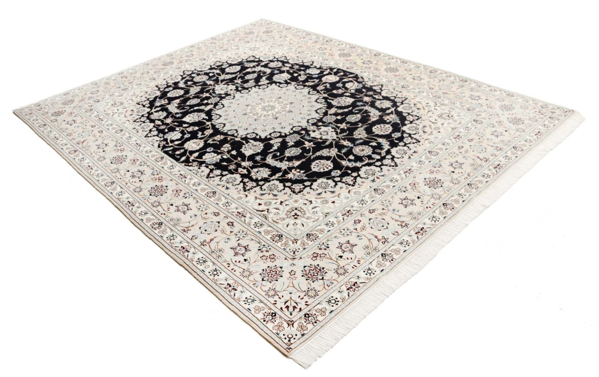 Handgeknüpfter Nain Perserteppich 208 × 261 cm