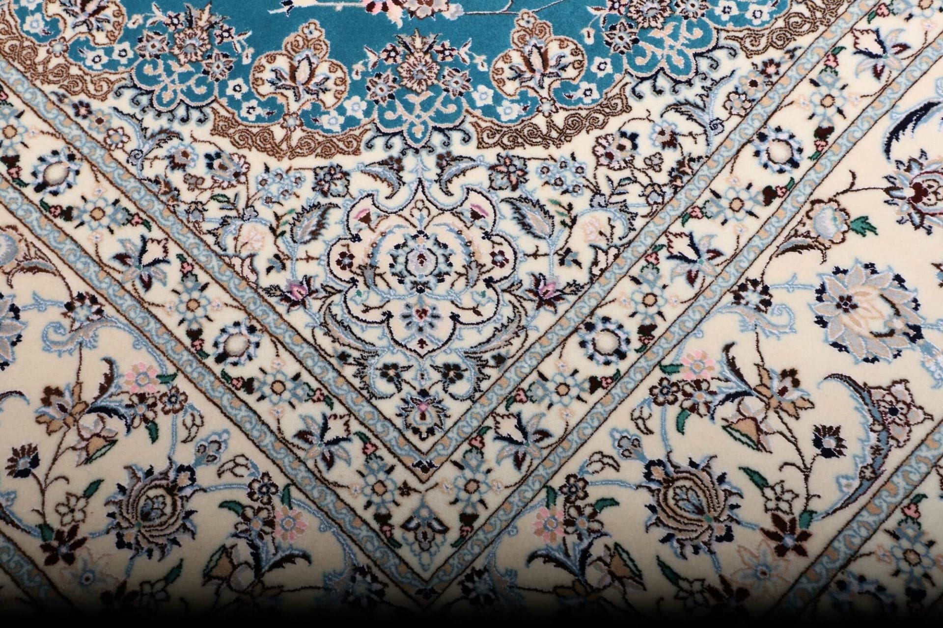 Handgeknüpfter Nain Perserteppich 208 × 256 cm