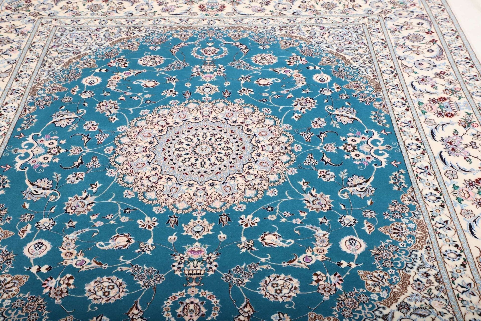 Handgeknüpfter Nain Perserteppich 208 × 256 cm