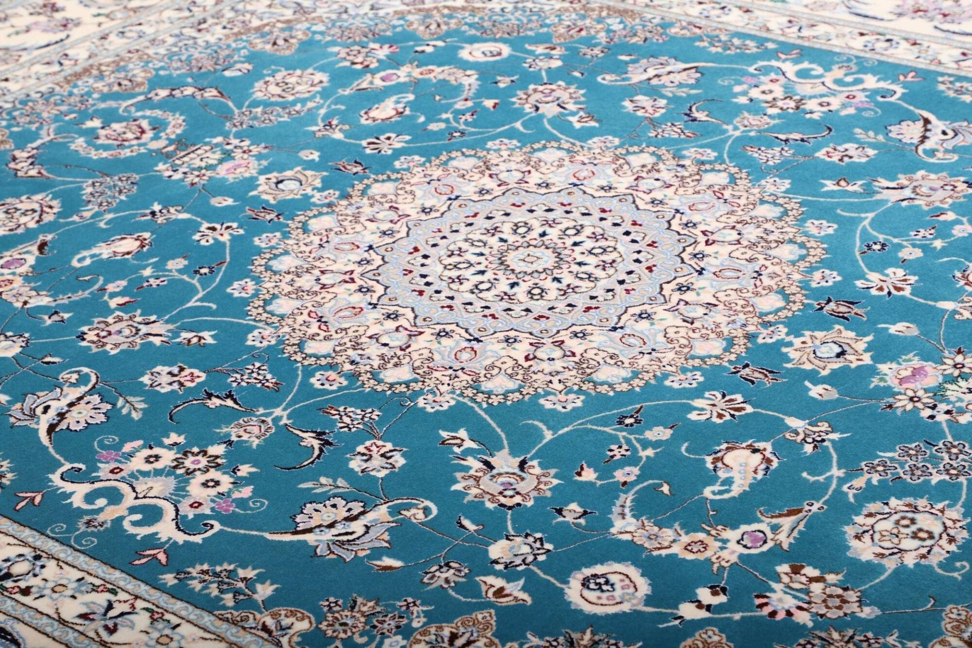 Handgeknüpfter Nain Perserteppich 208 × 256 cm