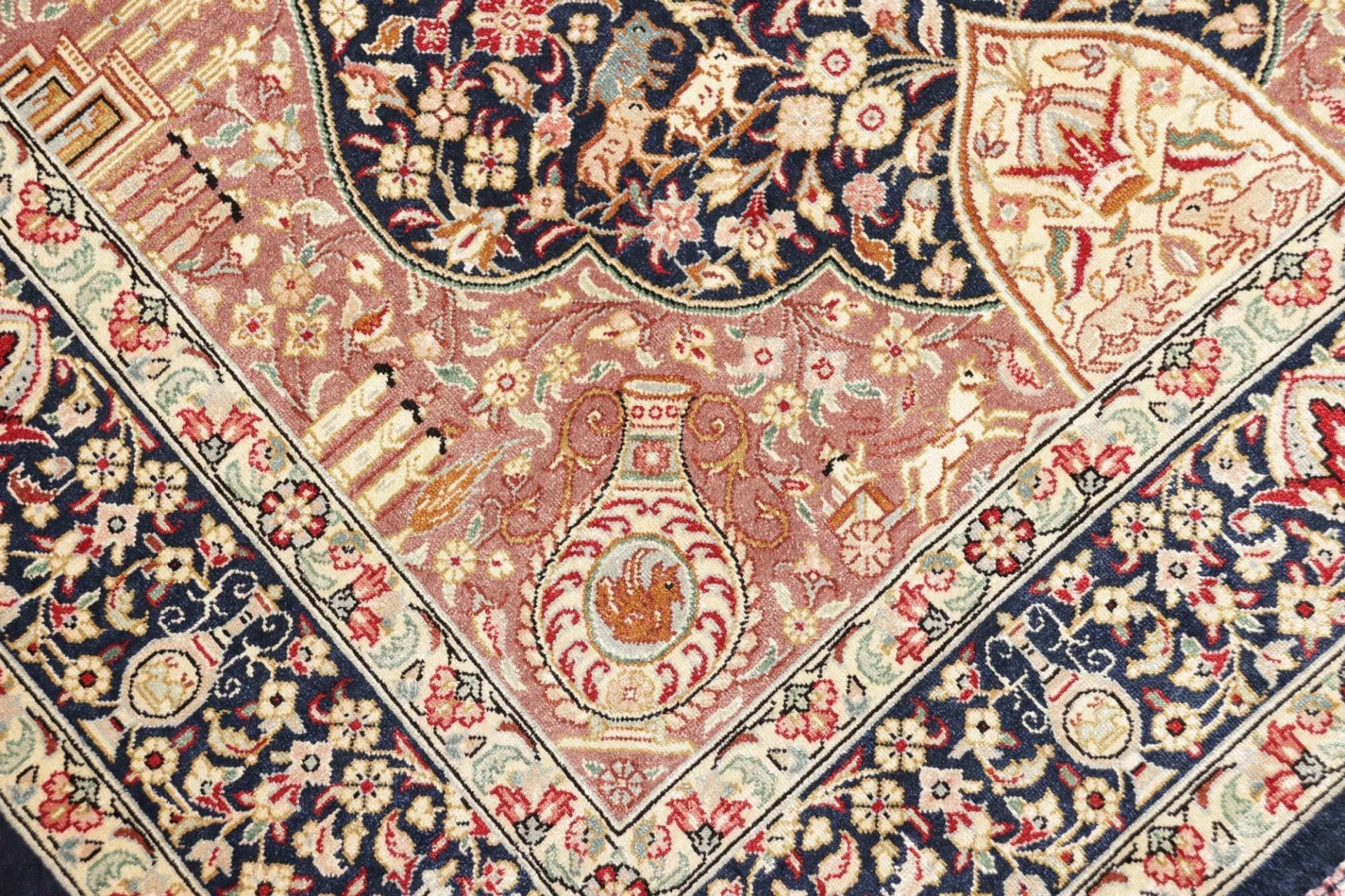 Handgeknüpfter Ghom Perserteppich, 84 × 121 cm, Seide
