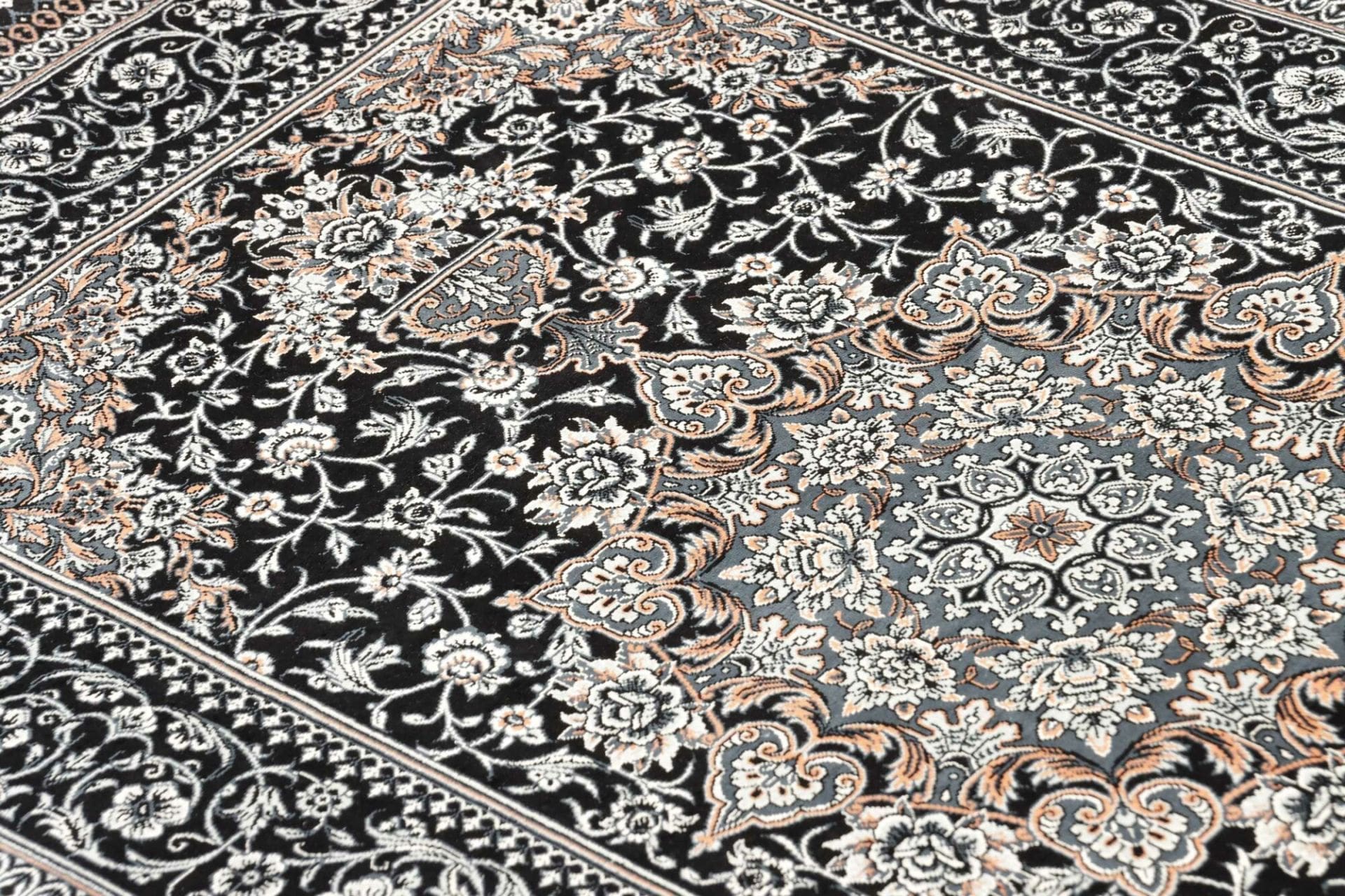 Ghom Perserteppich 83 × 121 cm aus Seide, handgeknüpft