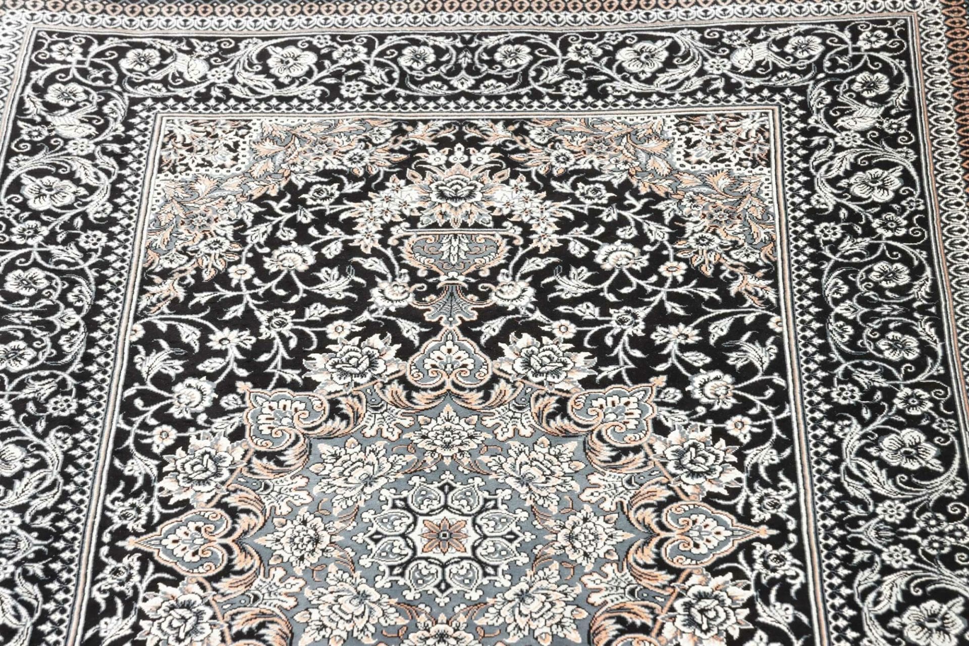 Ghom Perserteppich 83 × 121 cm aus Seide, handgeknüpft