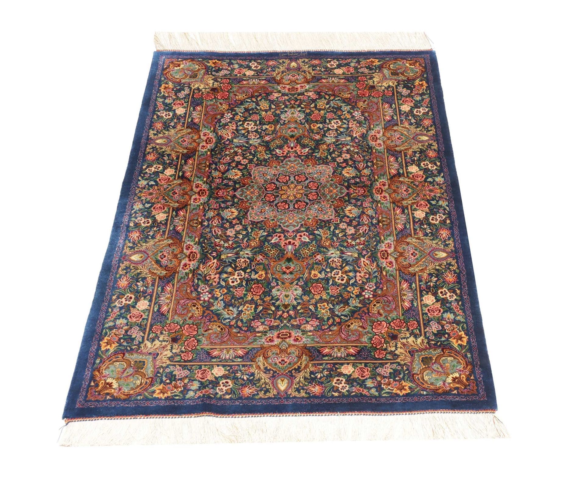 Ghom Perserteppich 83 × 117 cm aus Seide, handgeknüpft
