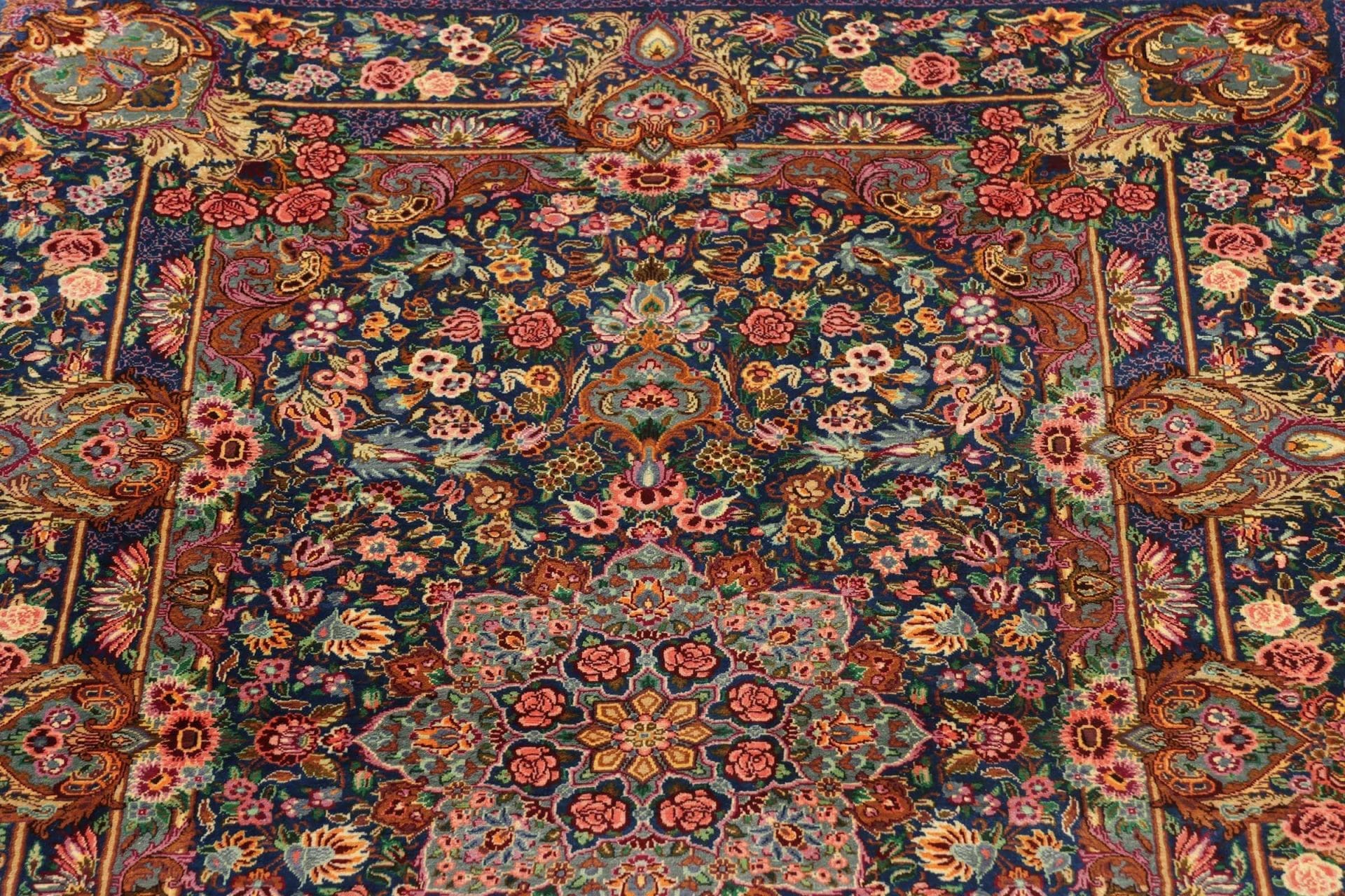 Ghom Perserteppich 83 × 117 cm aus Seide, handgeknüpft