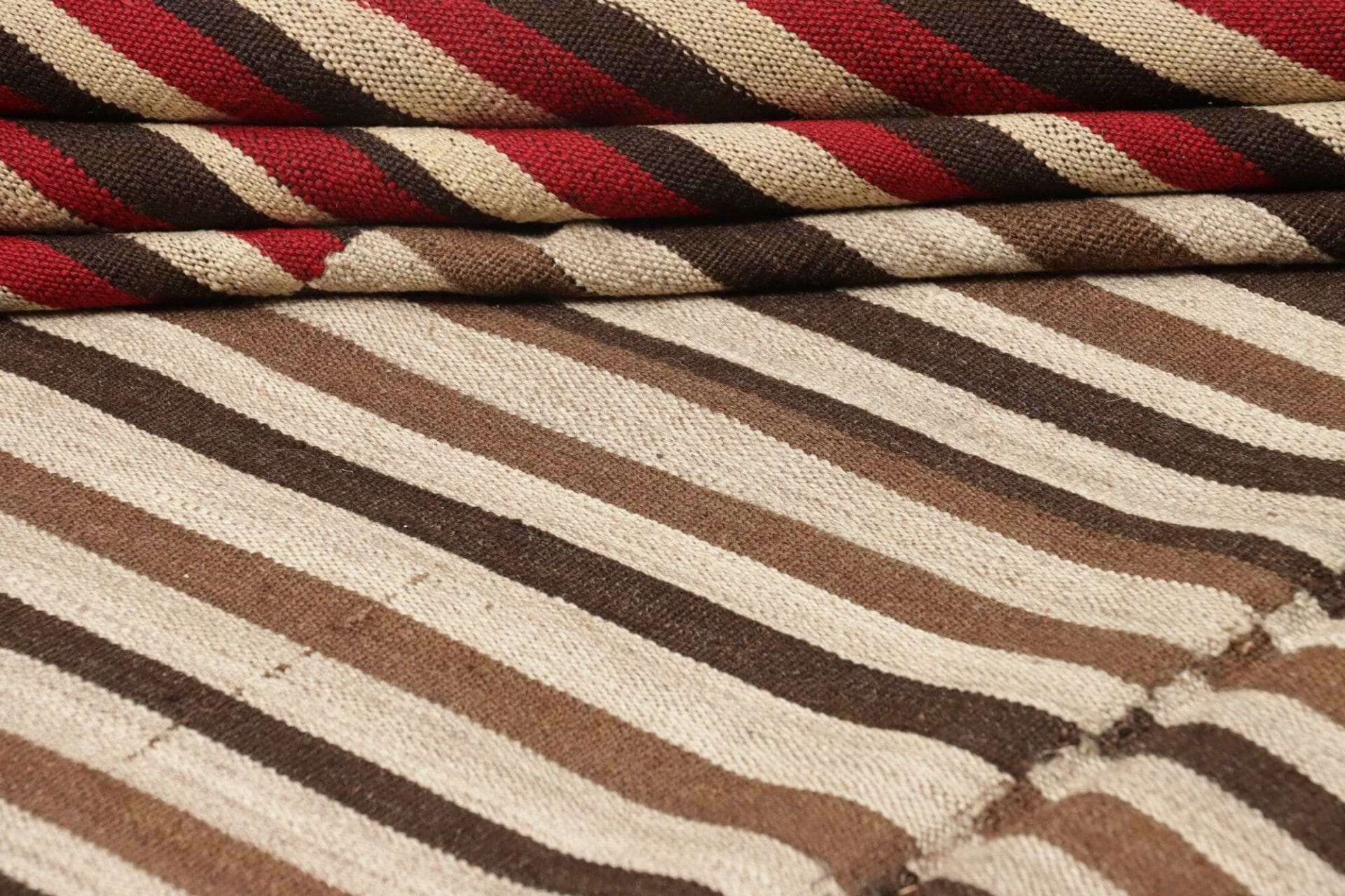 kelim-mazandra-266-x-382-cm-handgewebt-rustikales-flair-2 Kelim Perserteppich aus Iran, 266 × 382 cm