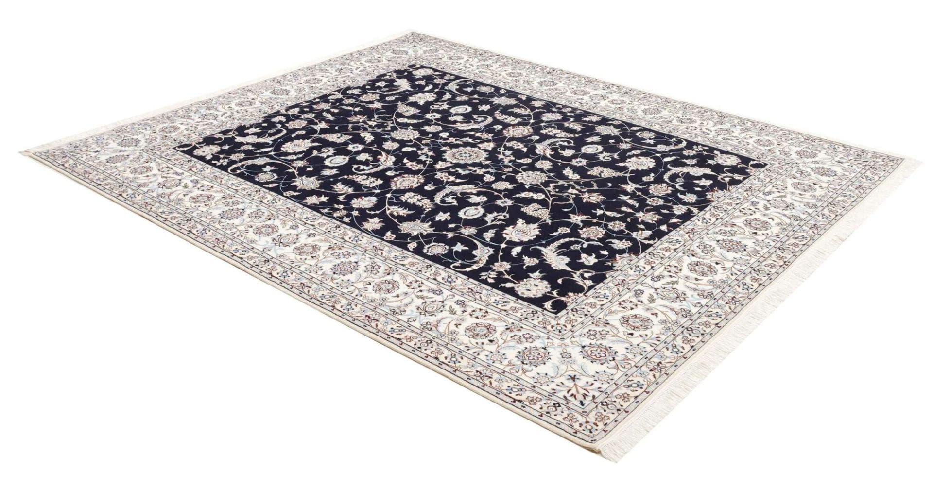 Handgeknüpfter Nain Perserteppich 209 × 252 cm