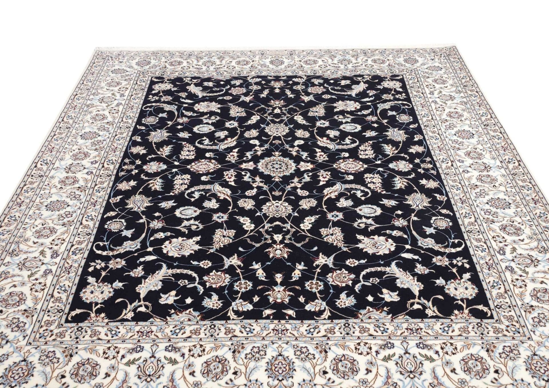 Handgeknüpfter Nain Perserteppich 209 × 252 cm