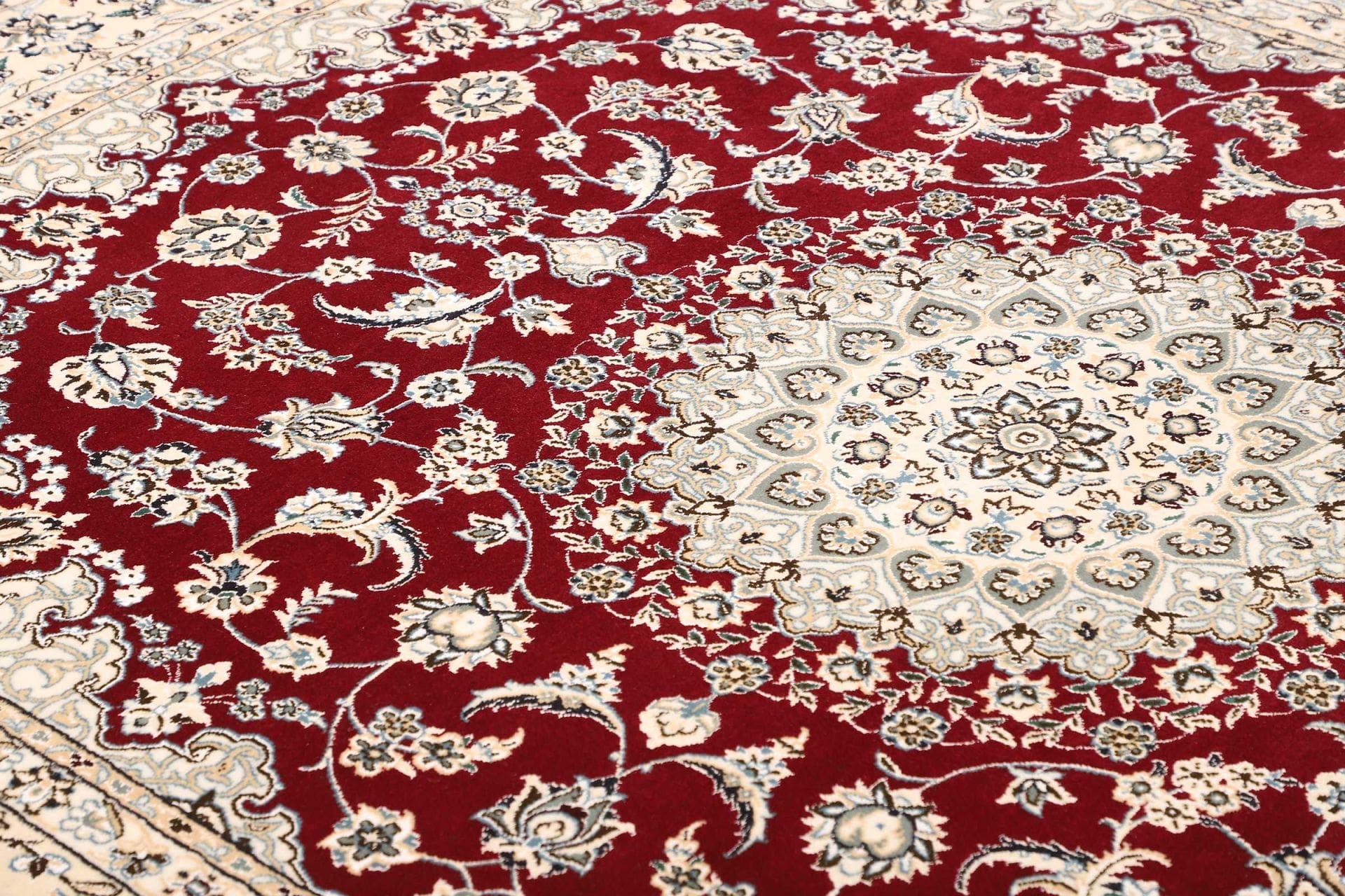 Nain Perserteppich 210 × 262 cm aus Wolle, handgeknüpft