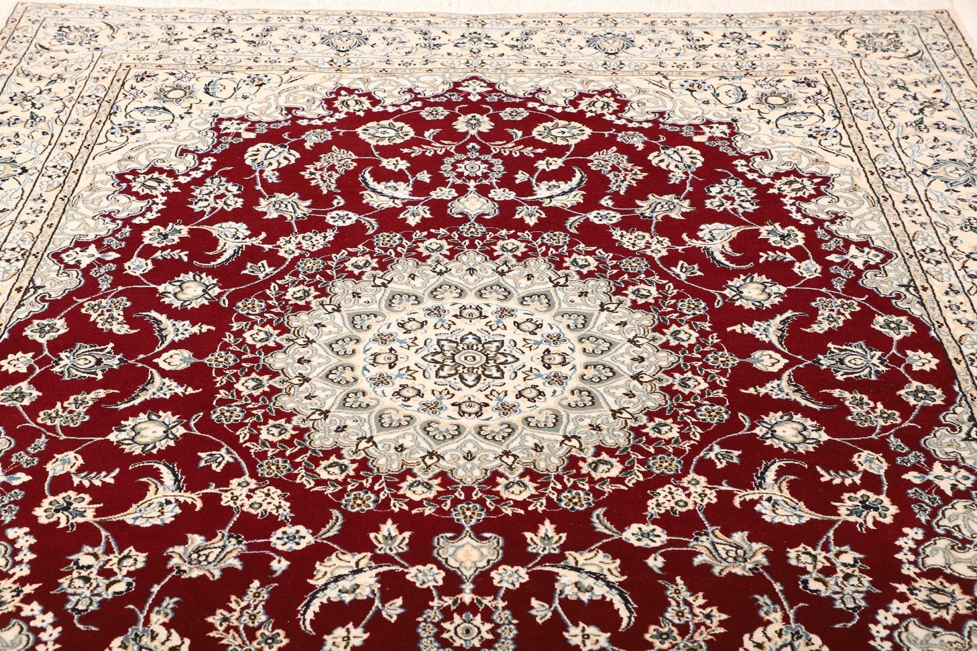 Nain Perserteppich 210 × 262 cm aus Wolle, handgeknüpft