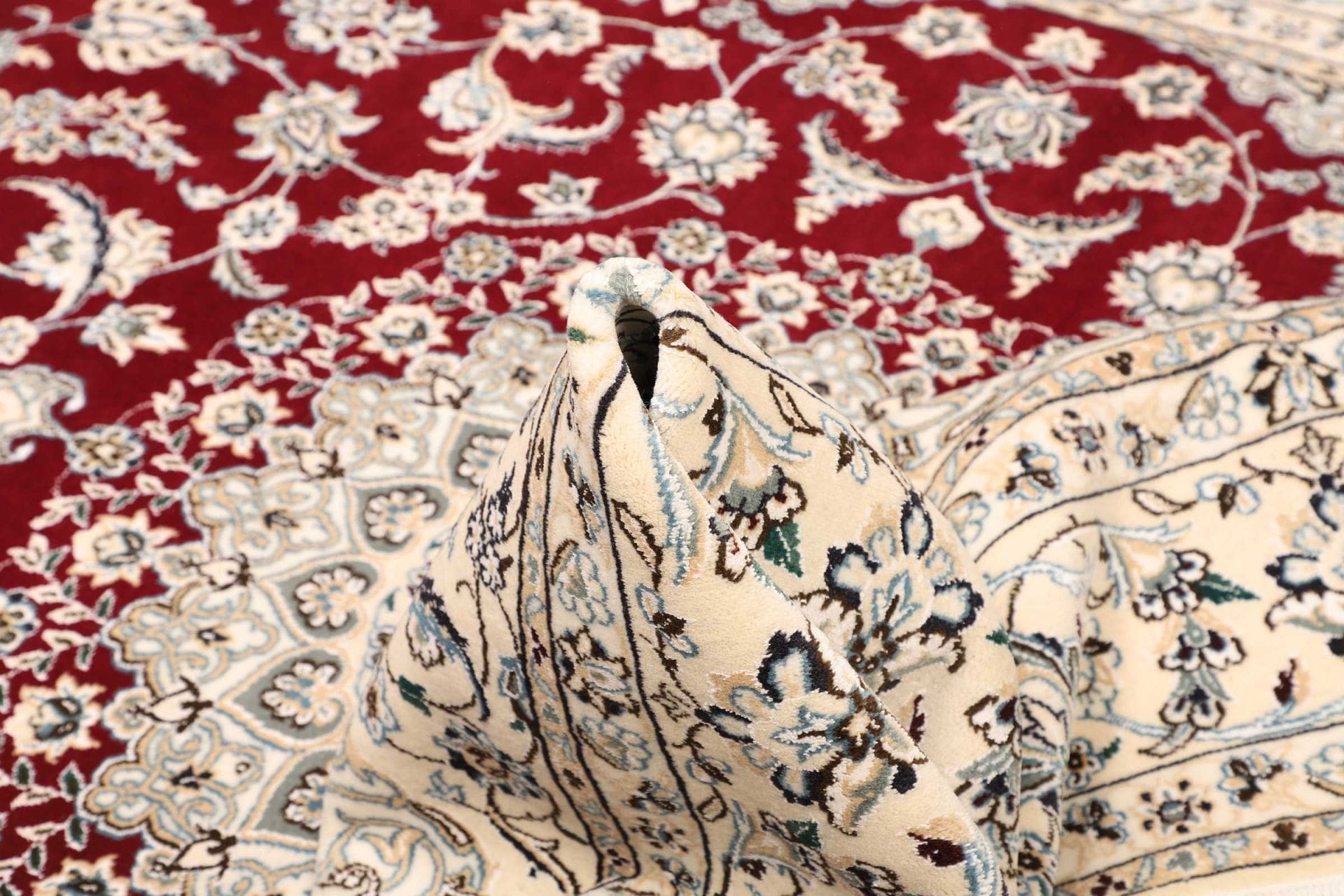 Nain Perserteppich 210 × 262 cm aus Wolle, handgeknüpft