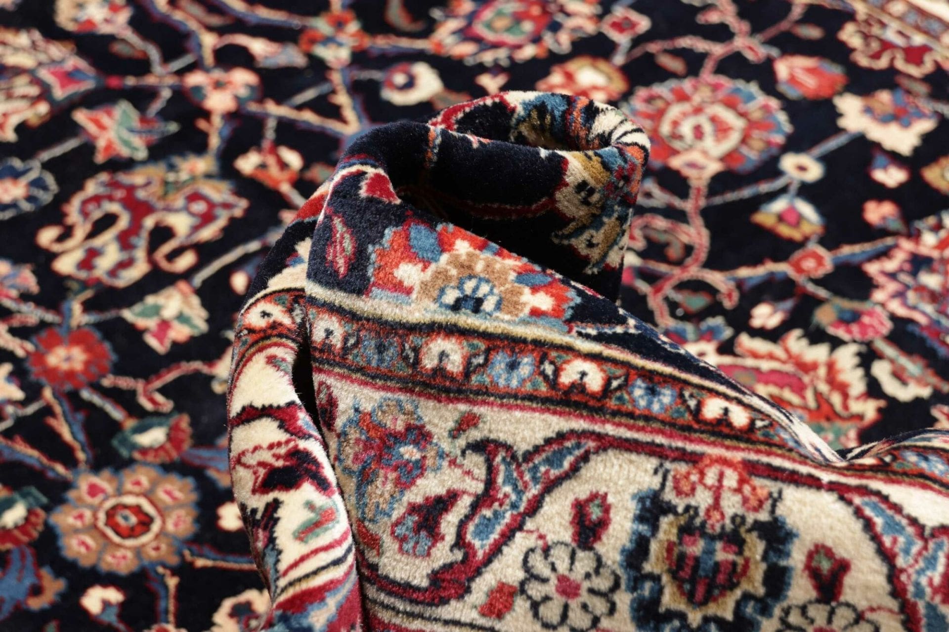 Mashhad Perserteppich aus Iran, 203 × 273 cm
