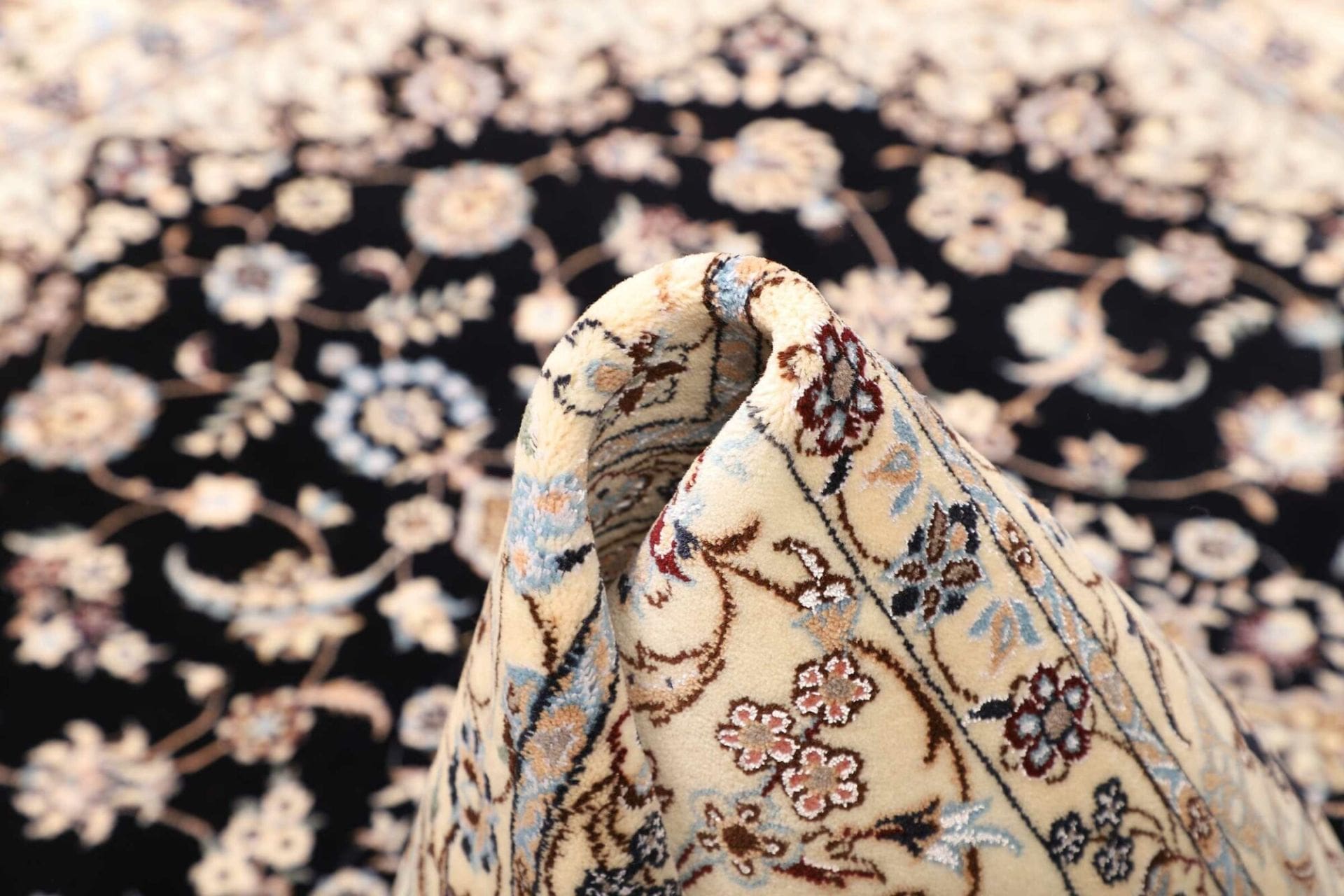Nain Perserteppich aus Iran, 163 × 202 cm