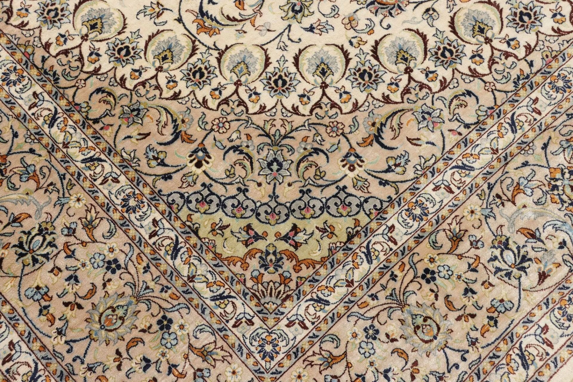Handgeknüpfter Ghom Perserteppich, 197 × 250 cm, Seide