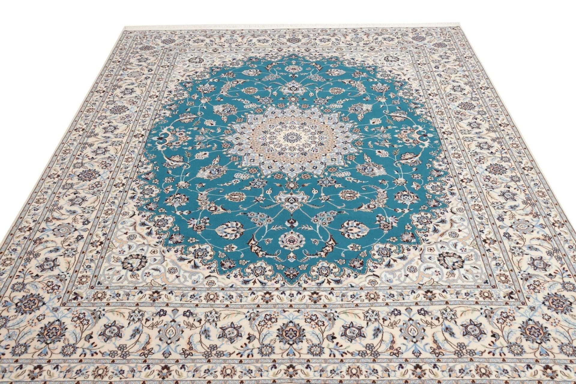 Nain Perserteppich aus Iran, 212 × 261 cm