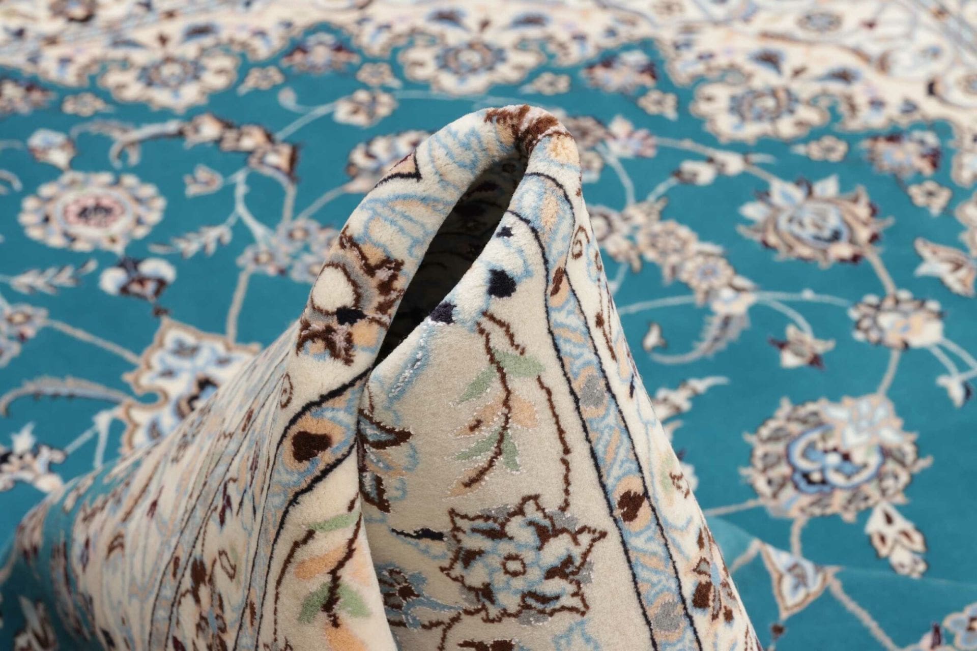 Nain Perserteppich aus Iran, 212 × 261 cm