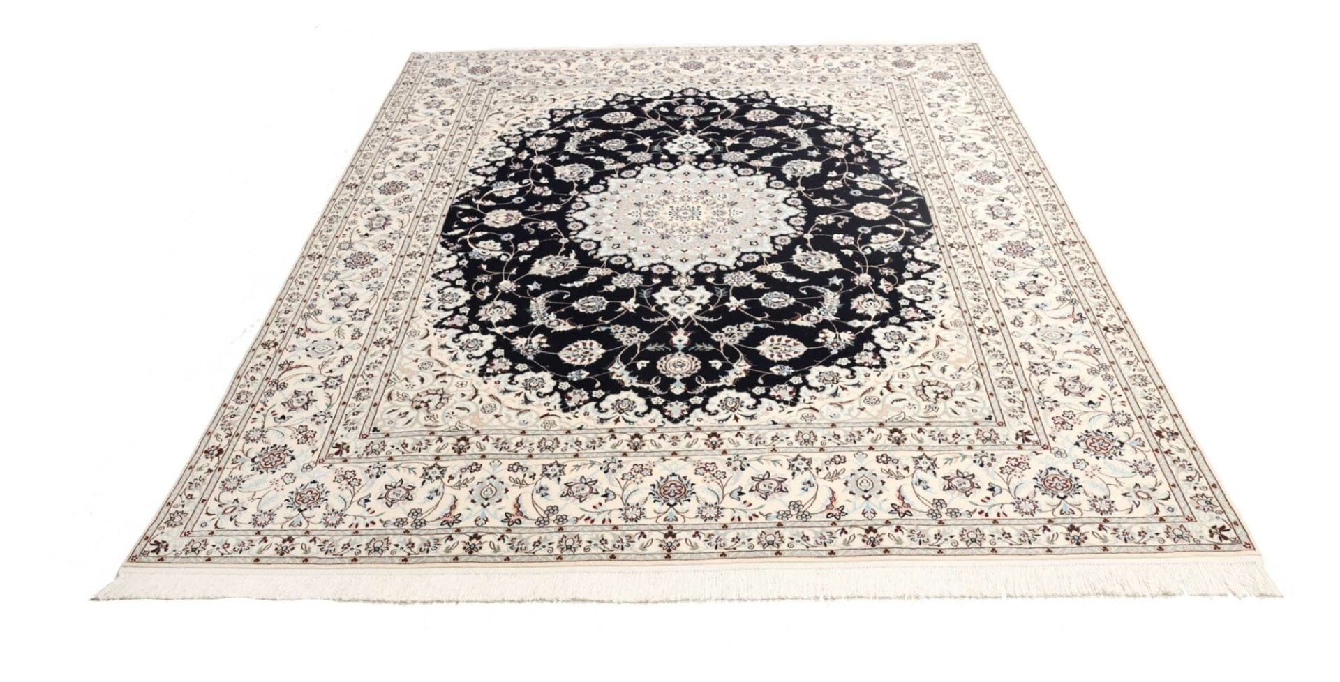 Nain Perserteppich aus Iran, 208 × 261 cm
