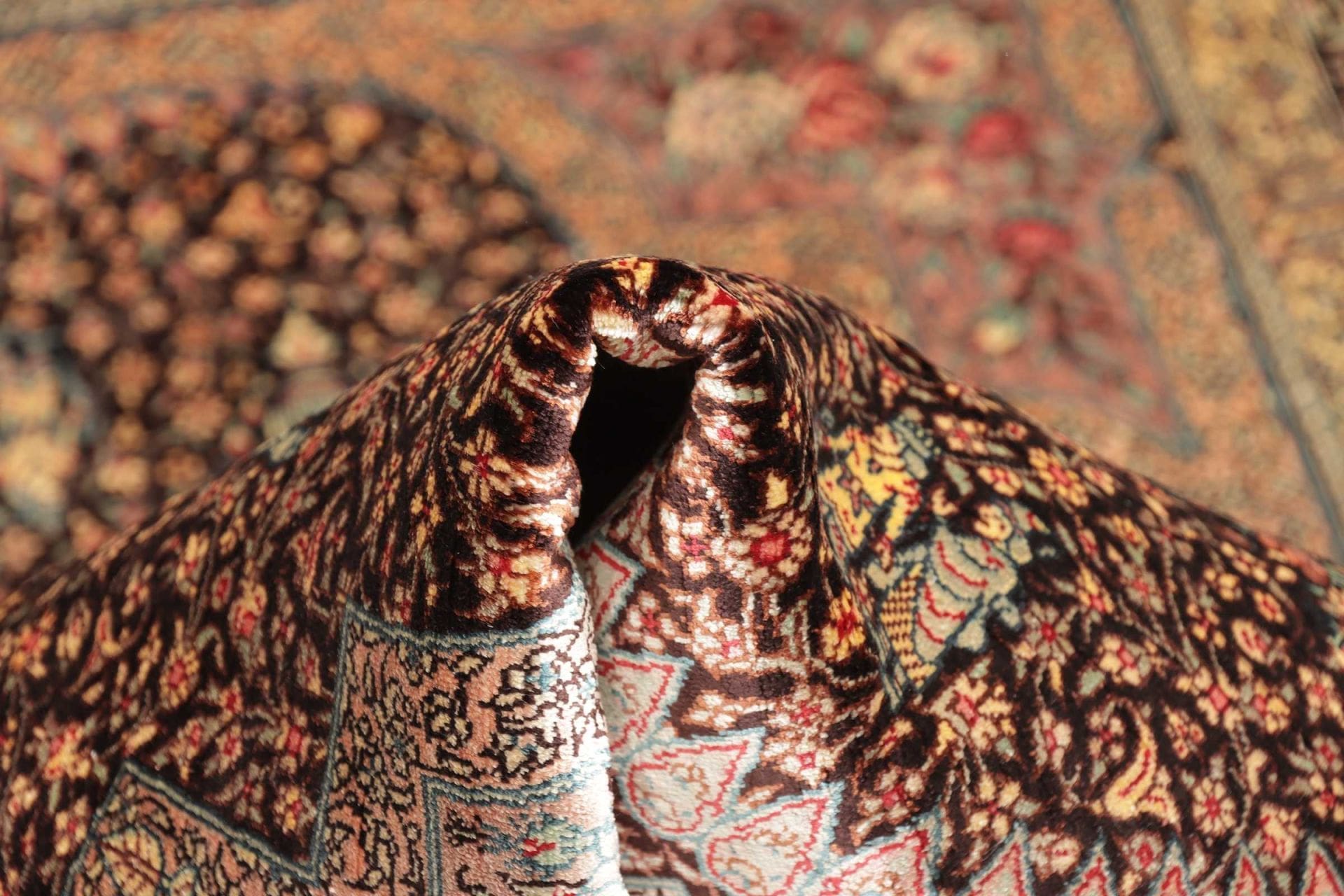 Ghom Perserteppich aus Iran, 83 × 122 cm
