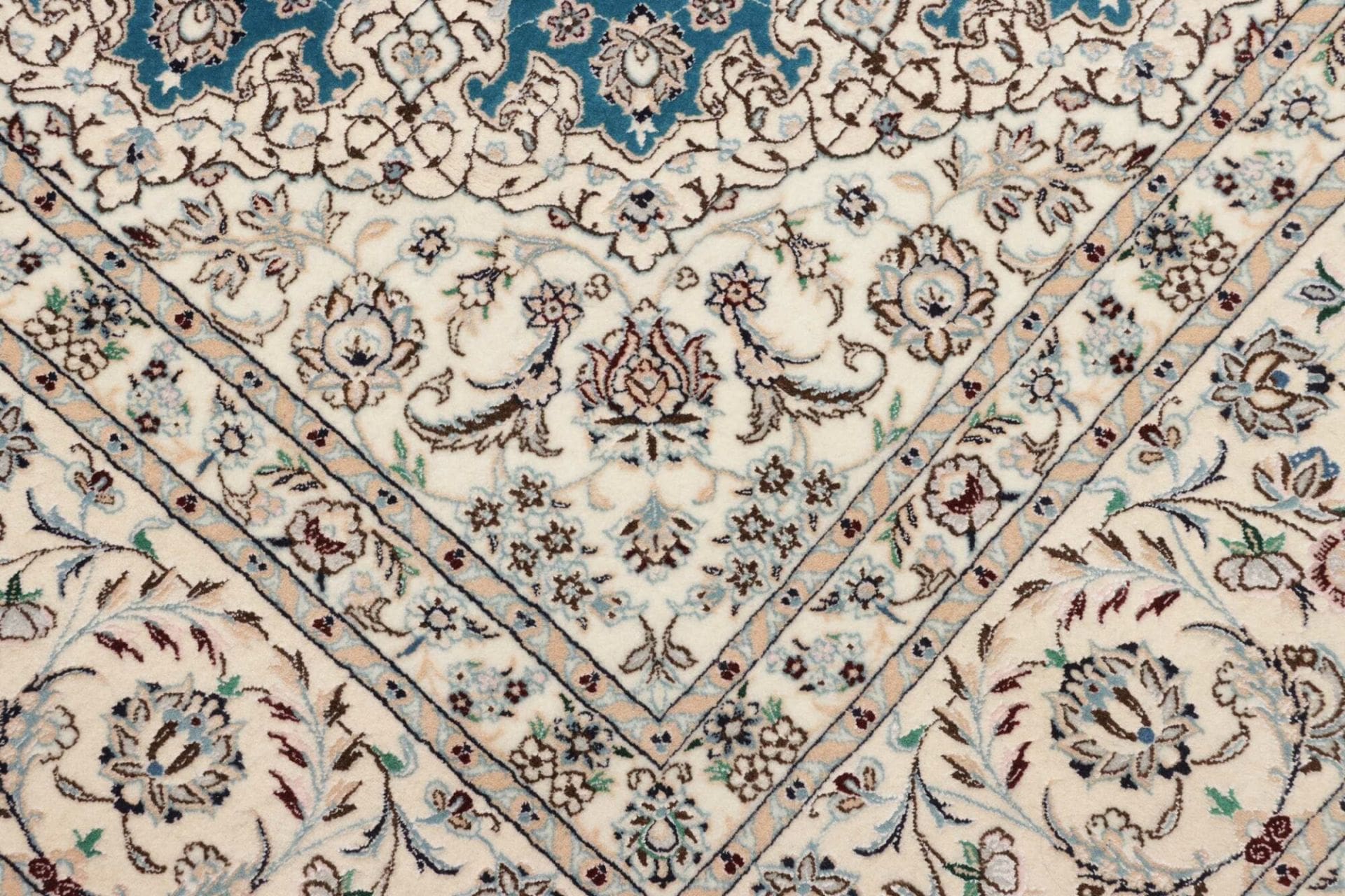 Nain Perserteppich 216 × 260 cm aus Wolle, handgeknüpft