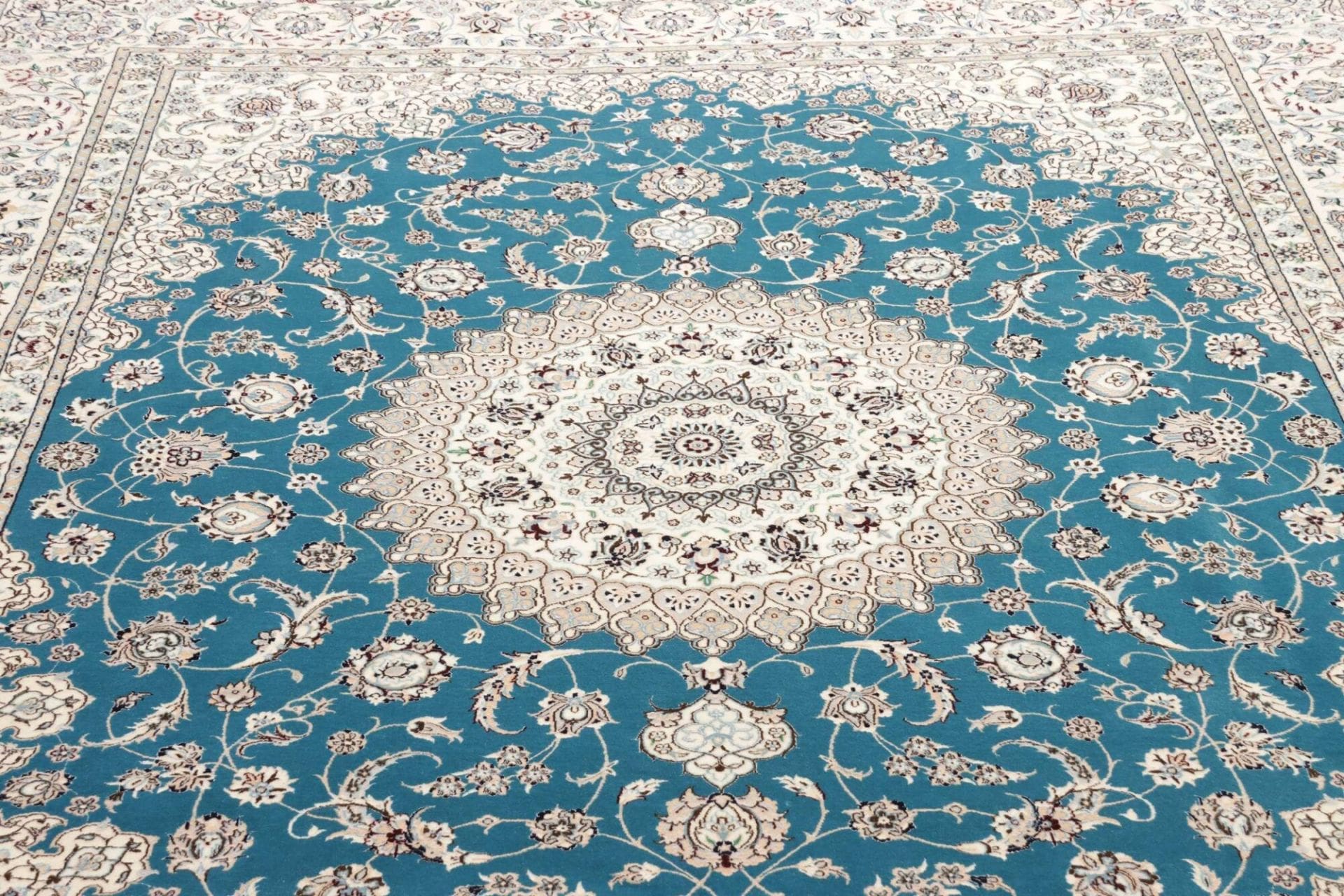 Nain Perserteppich 216 × 260 cm aus Wolle, handgeknüpft
