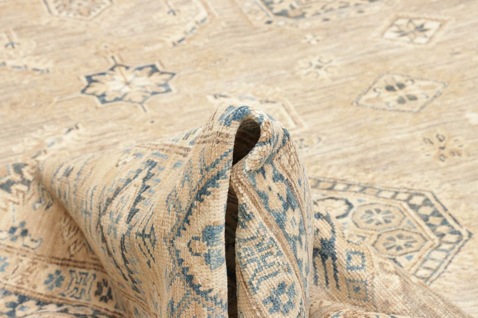 kazak-teppich-251-x-309-cm-geometrisches-muster-handgeknupft-8 Handgeknüpfter Kazak Orientteppich 251 × 309 cm
