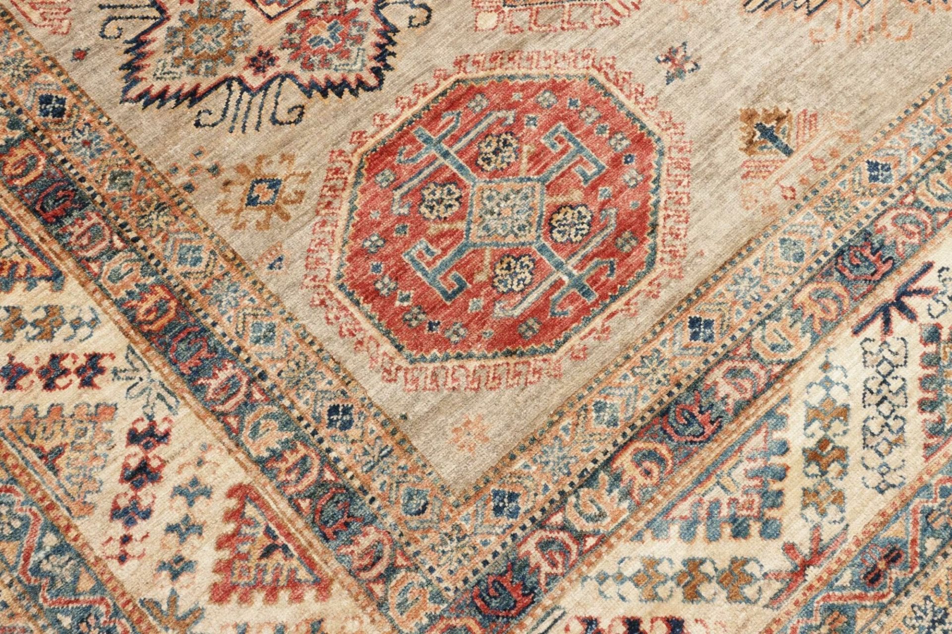 kazak-teppich-248-x-314cm-geometrisches-muster-handgeknupft-5 Kazak Orientteppich aus Pakistan, 248 × 314 cm