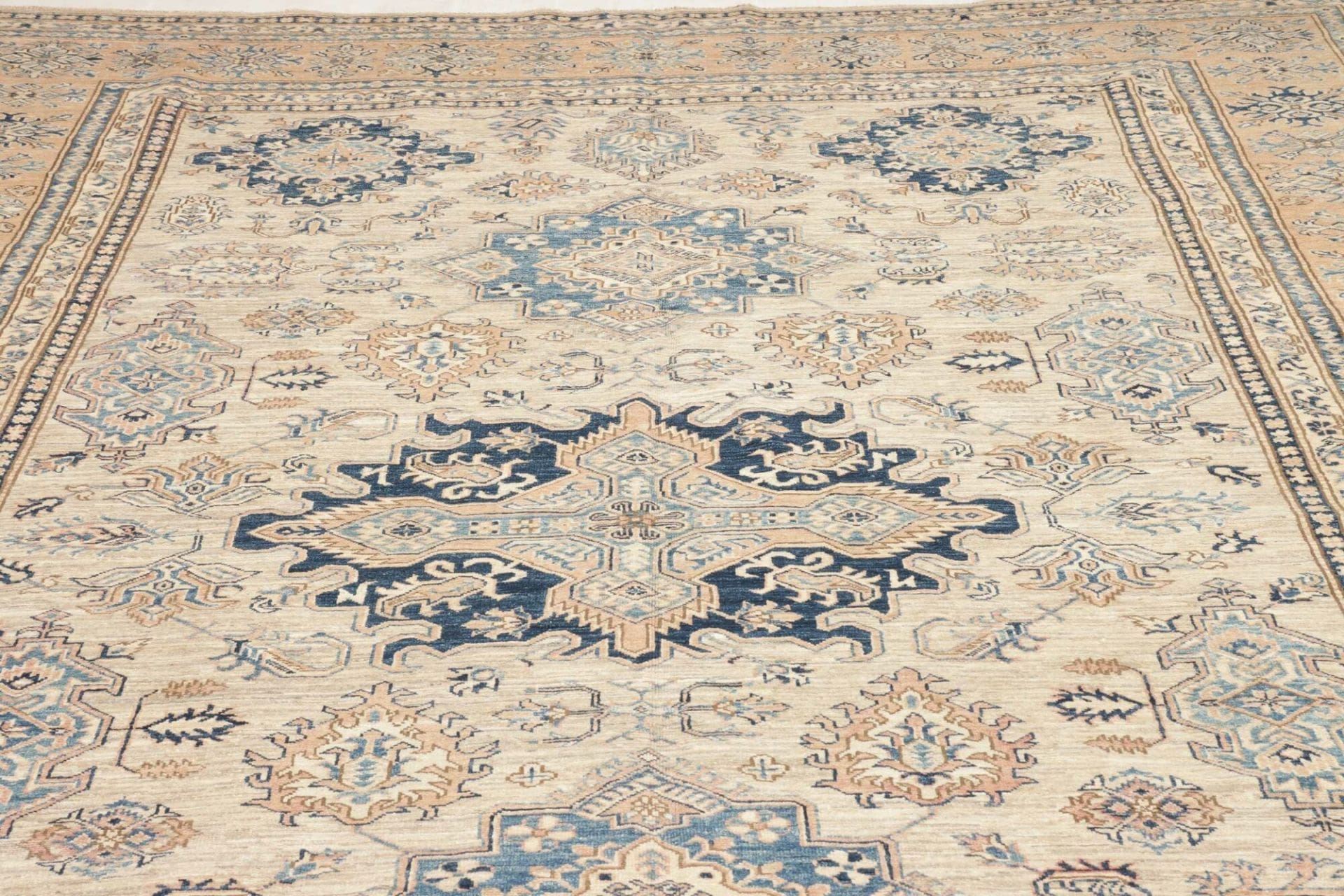Kazak Orientteppich aus Pakistan, 274 × 396 cm