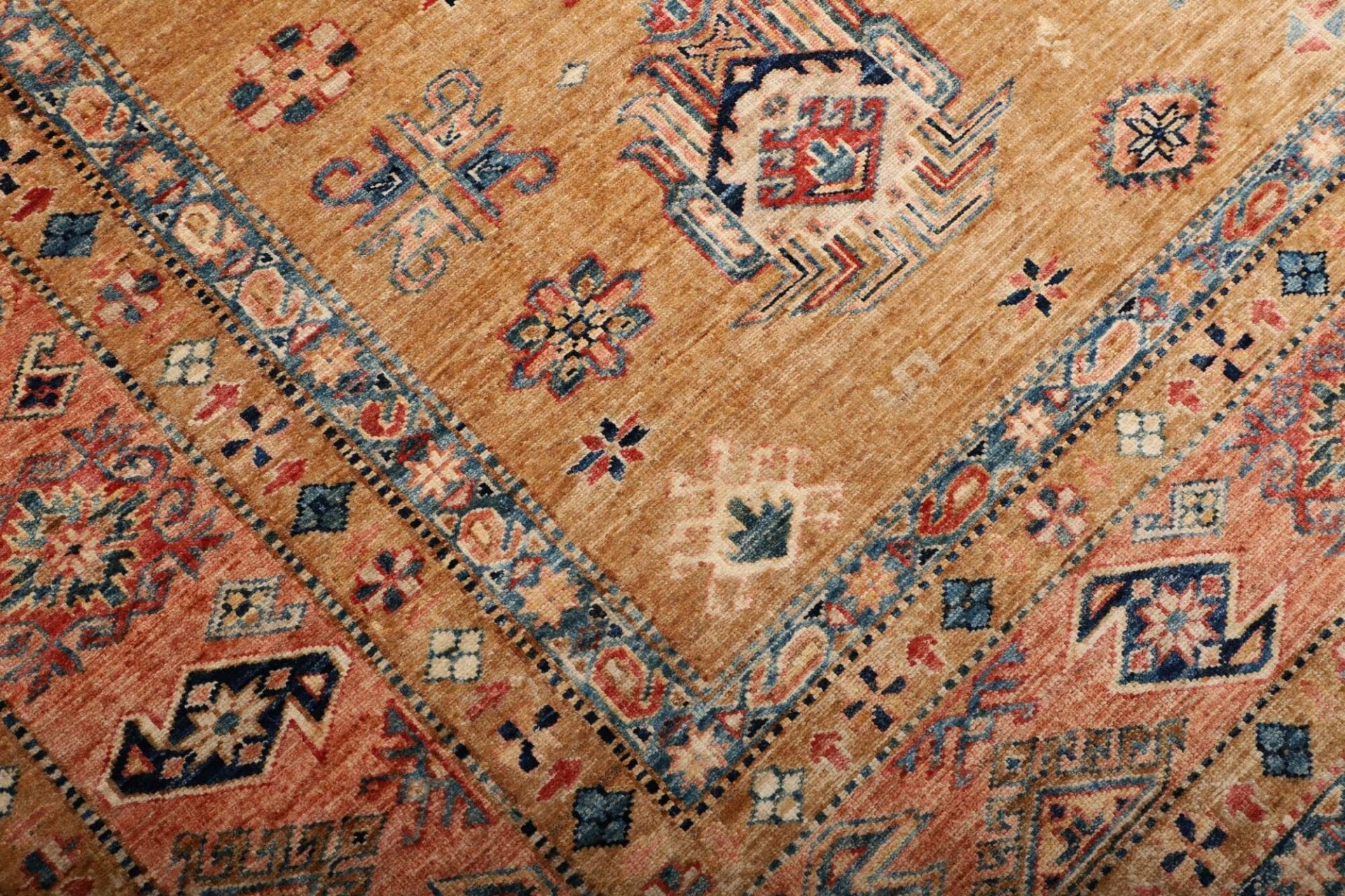 kazak-teppich-256-x-307cm-geometrisches-muster-schurwolle-handgeknupft-5 Kazak Orientteppich 256 × 307 cm aus Wolle, handgeknüpft