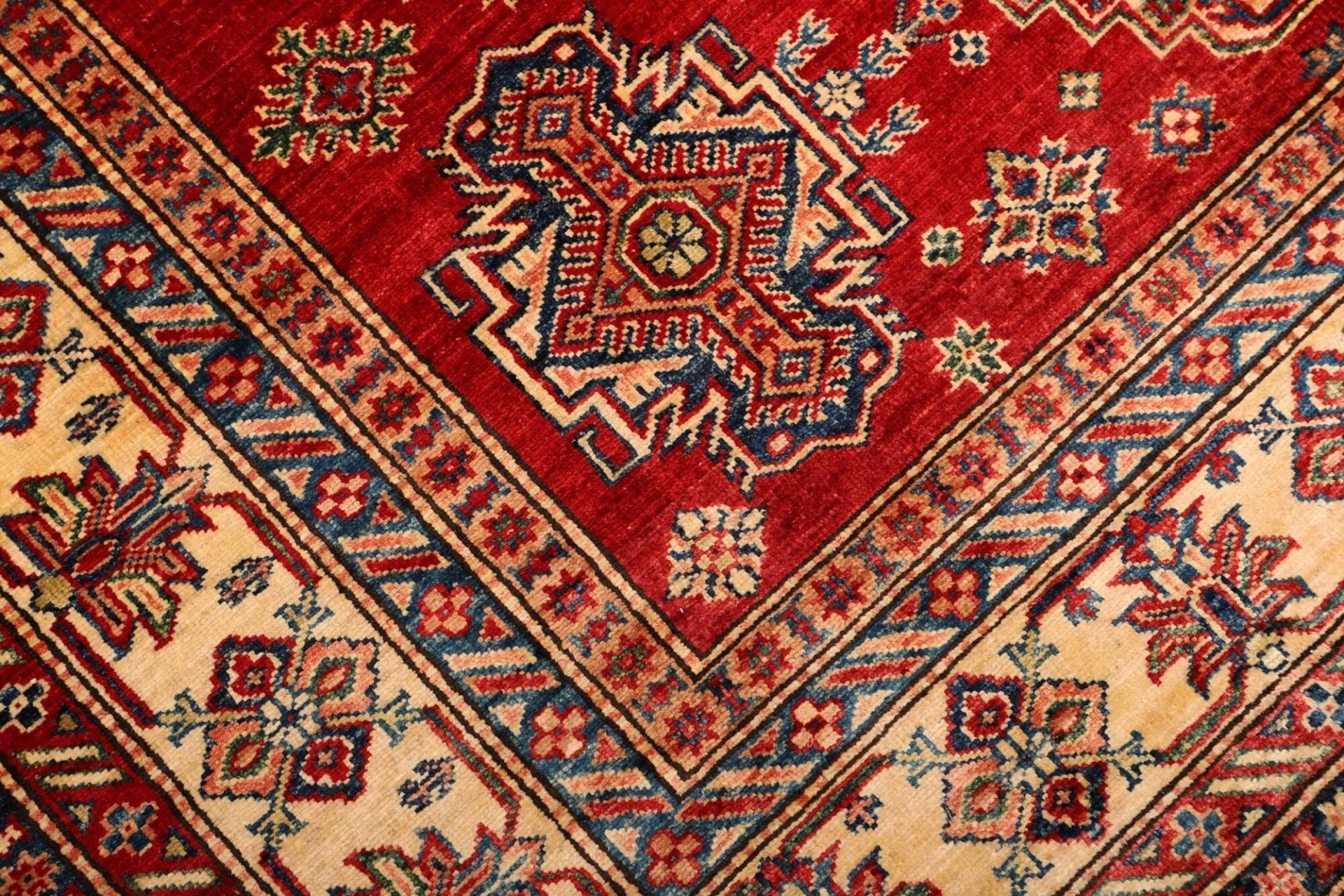 Kazak Orientteppich aus Pakistan, 183 × 250 cm